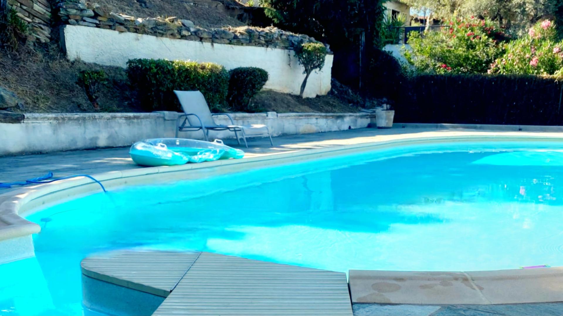 Photo 4 of the listing.