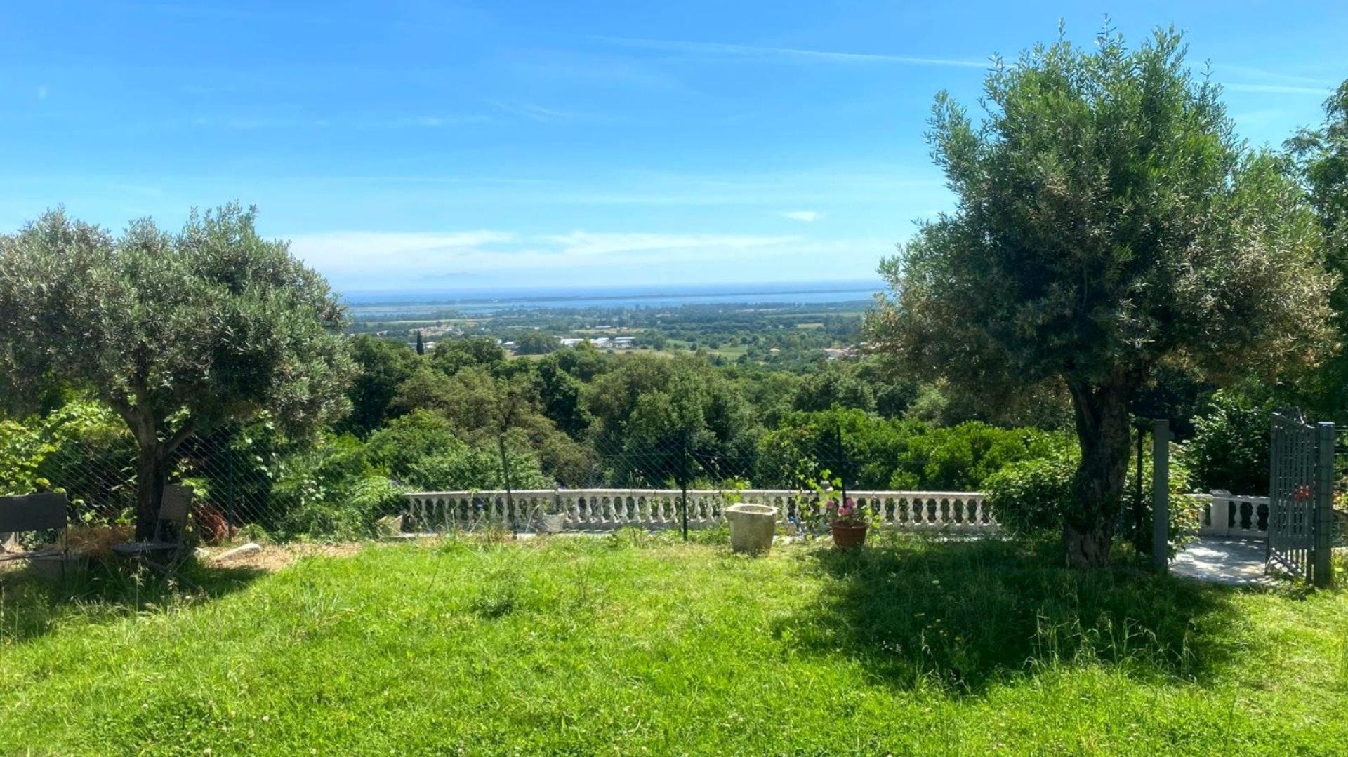 Photo 5 of the listing.