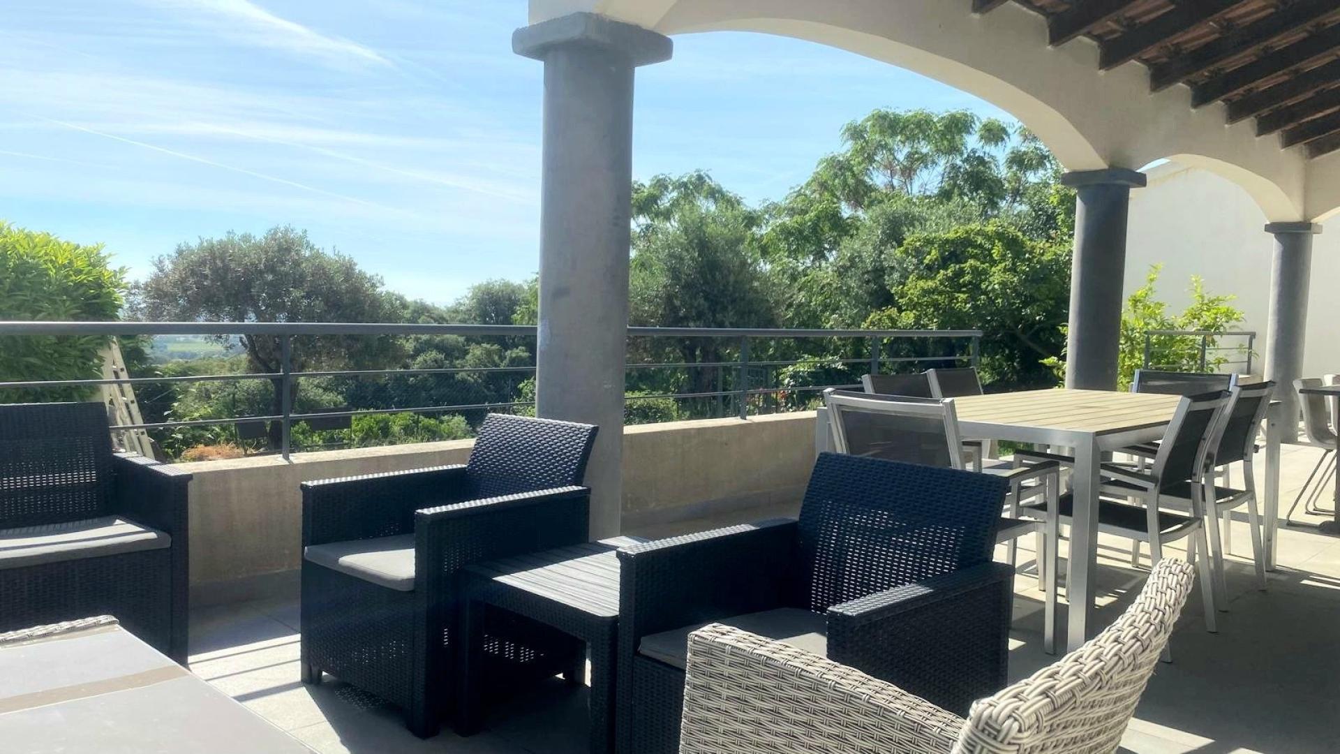 Photo 6 of the listing.