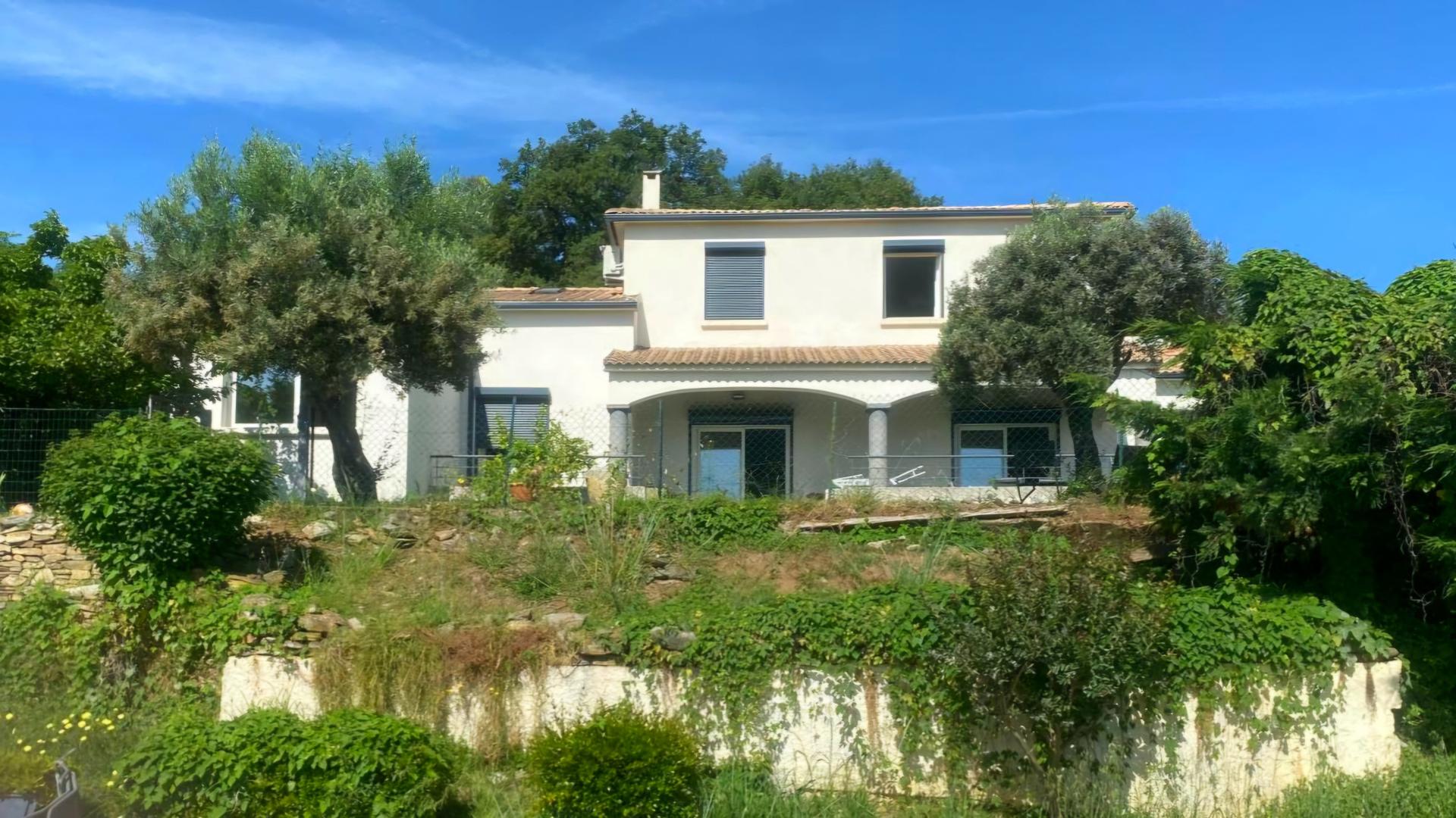 Photo 3 of the listing.