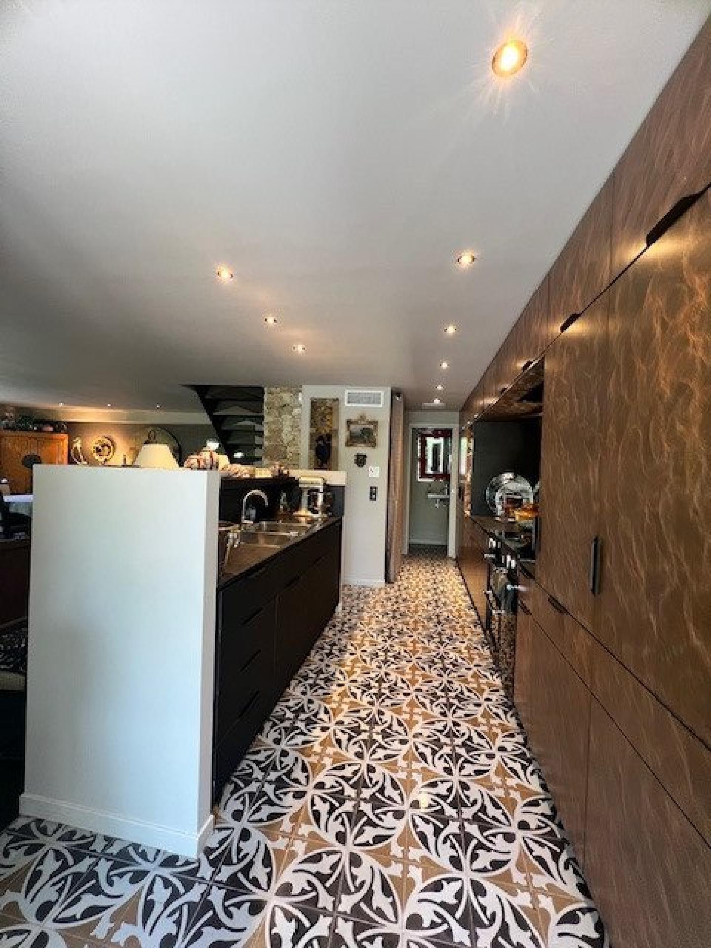 Photo 5 of the listing.