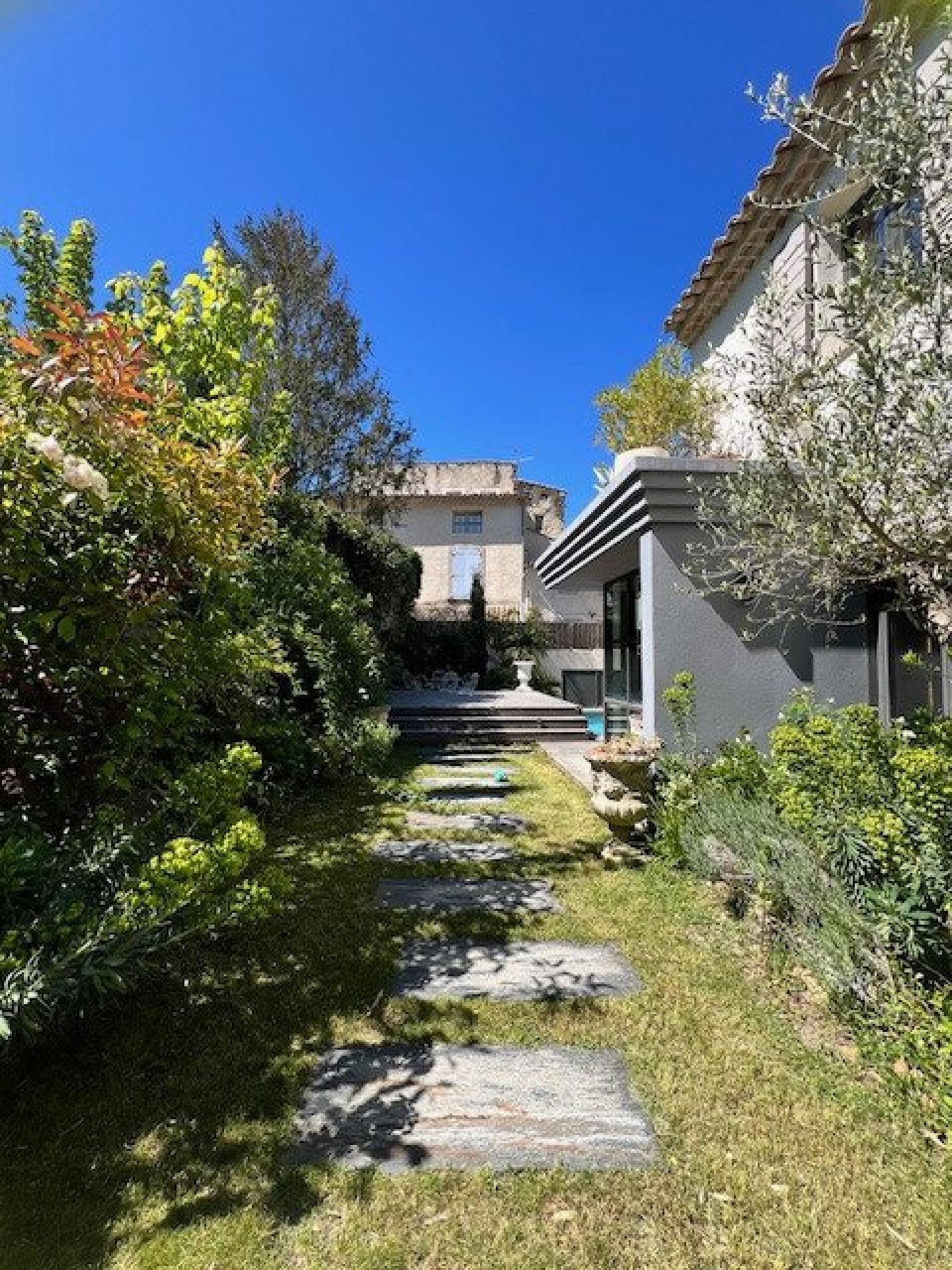 Photo 3 of the listing.