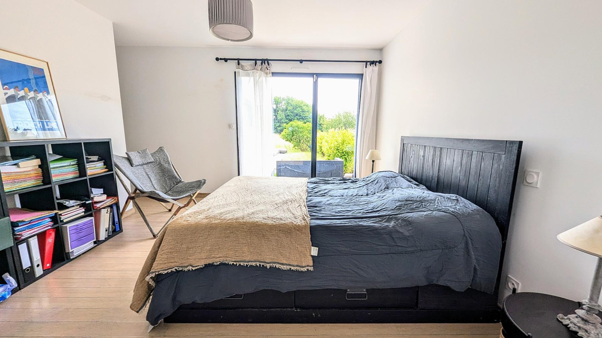 Photo 6 of the listing.