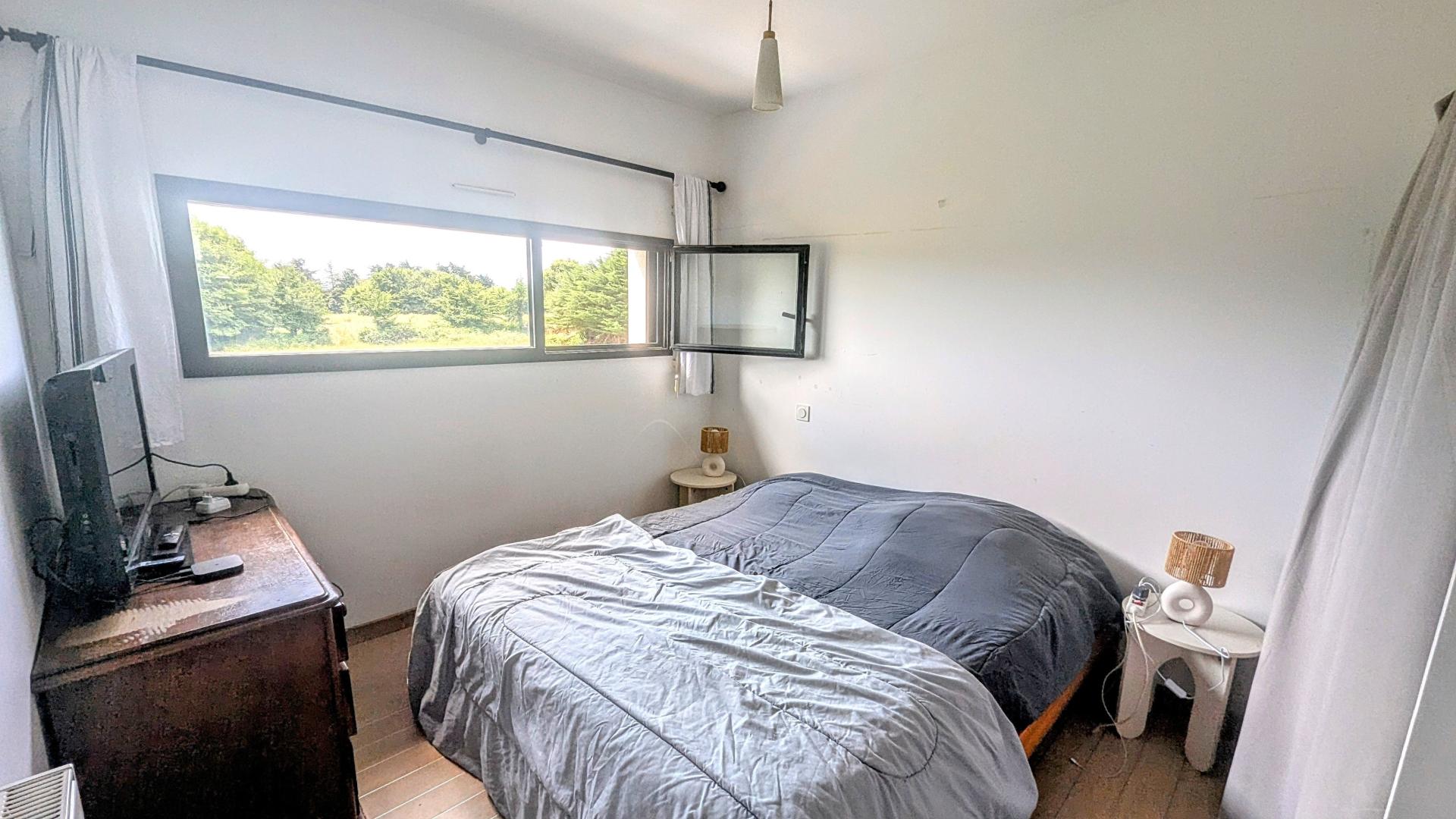 Photo 11 of the listing.