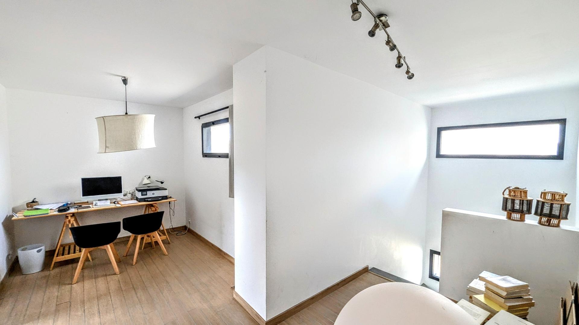 Photo 10 of the listing.