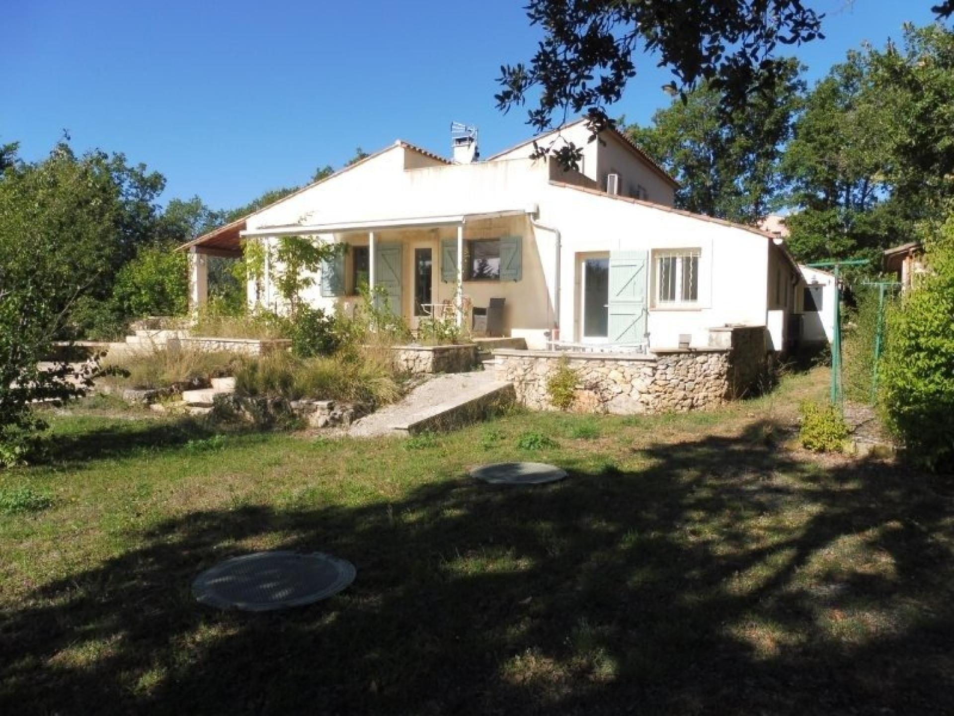 Photo 4 of the listing.