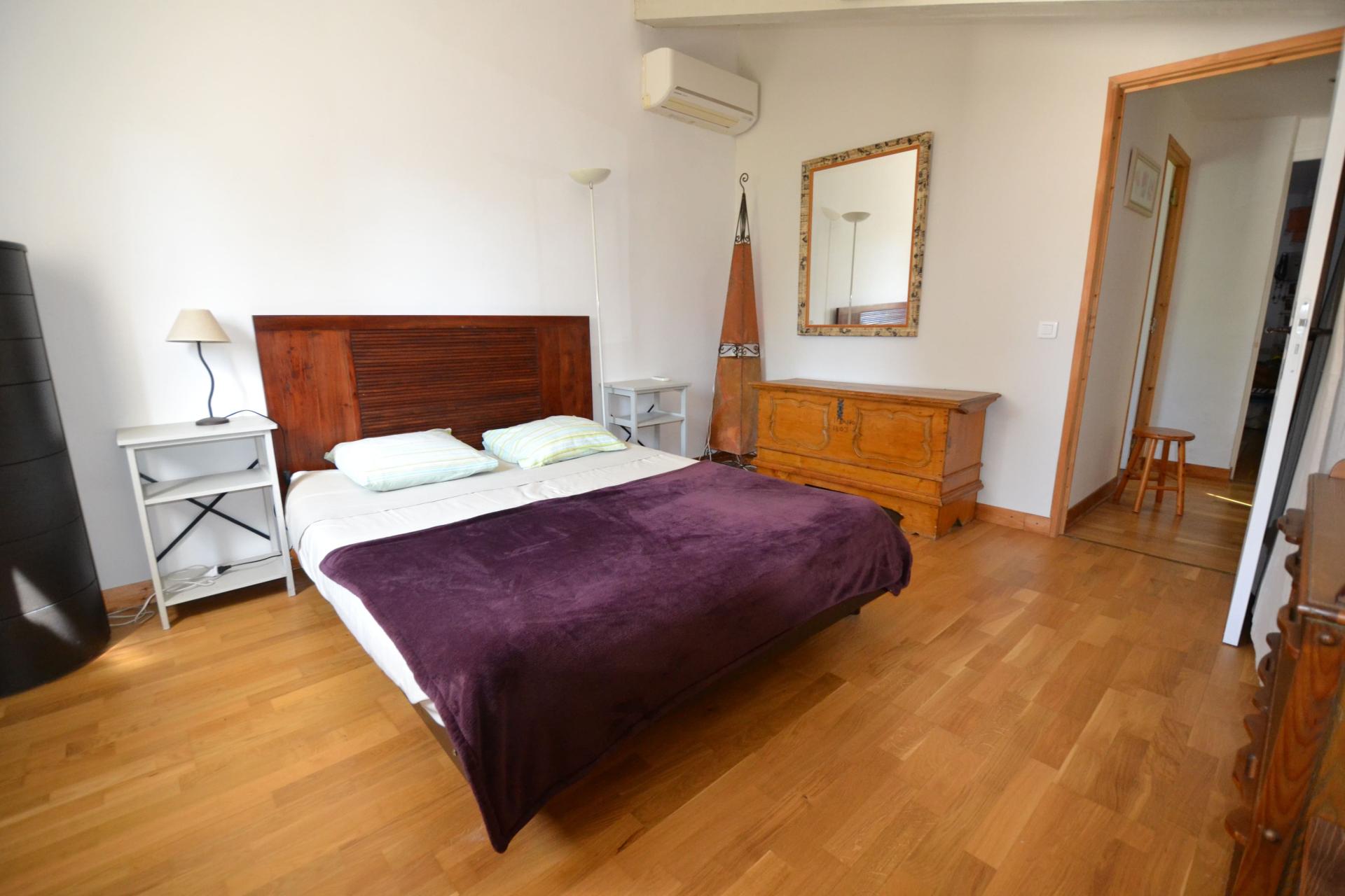 Photo 9 of the listing.