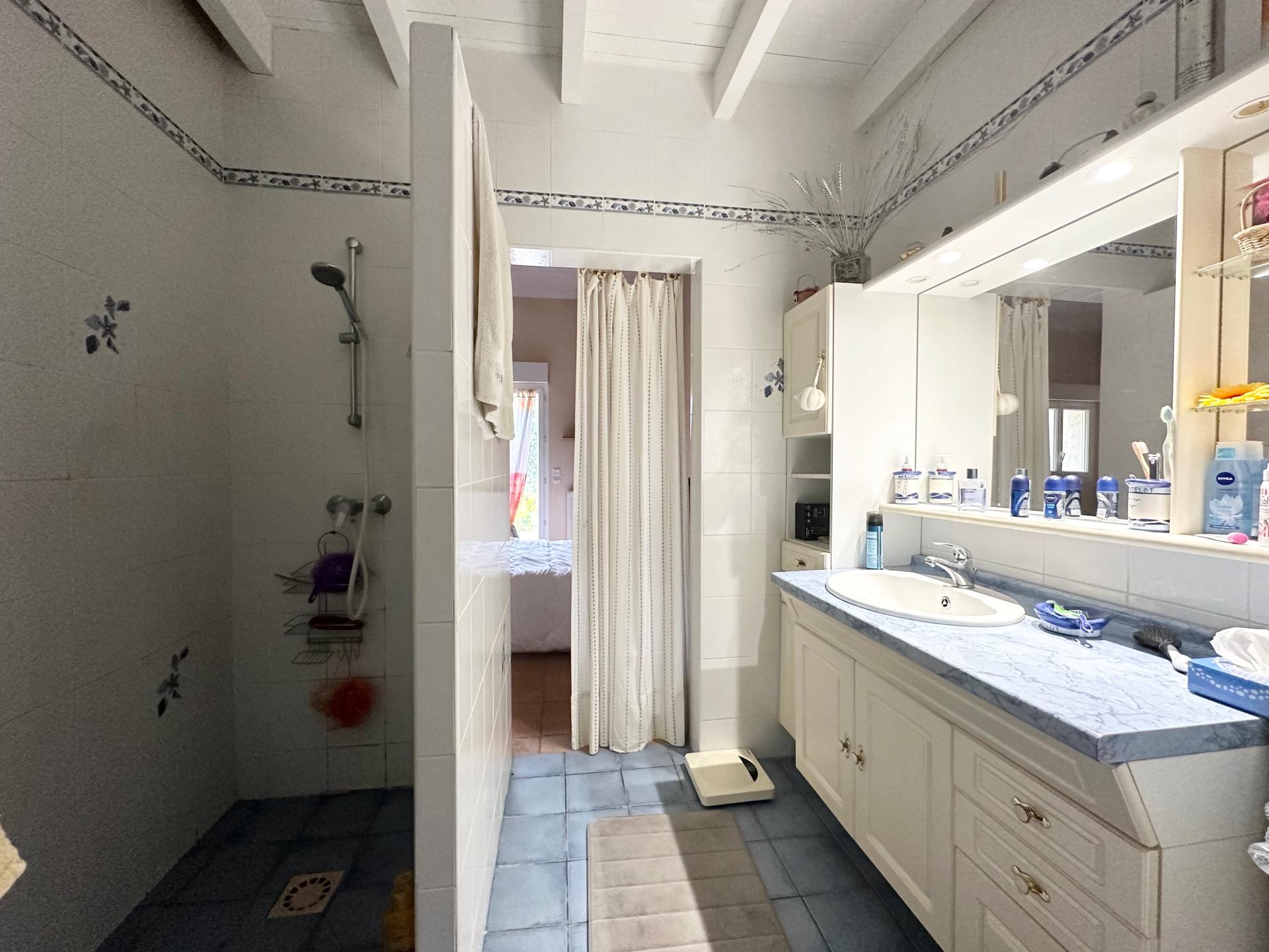 Photo 9 of the listing.