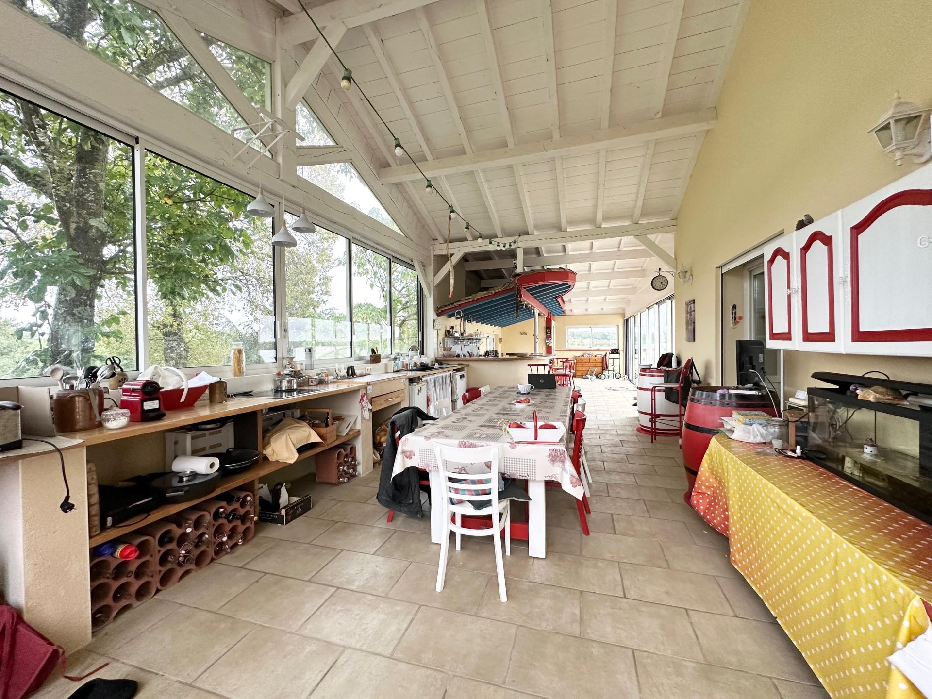 Photo 7 of the listing.