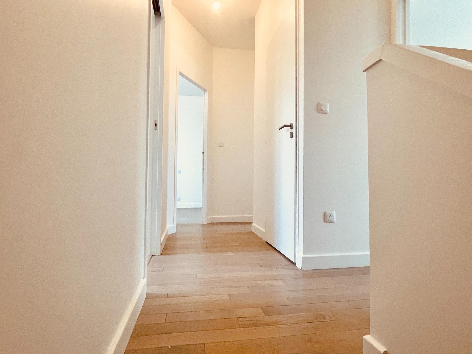 Photo 12 of the listing.