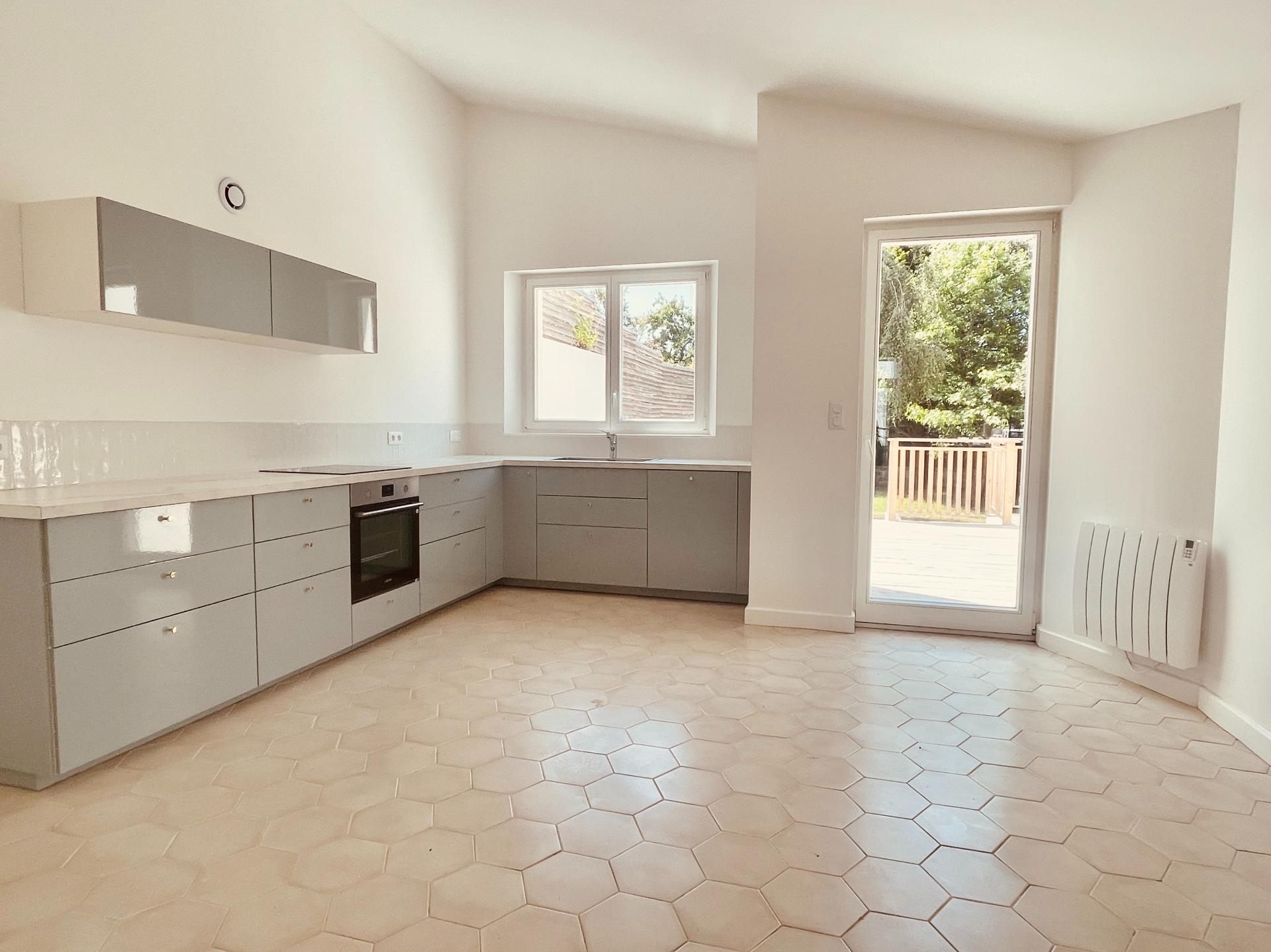 Photo 5 of the listing.