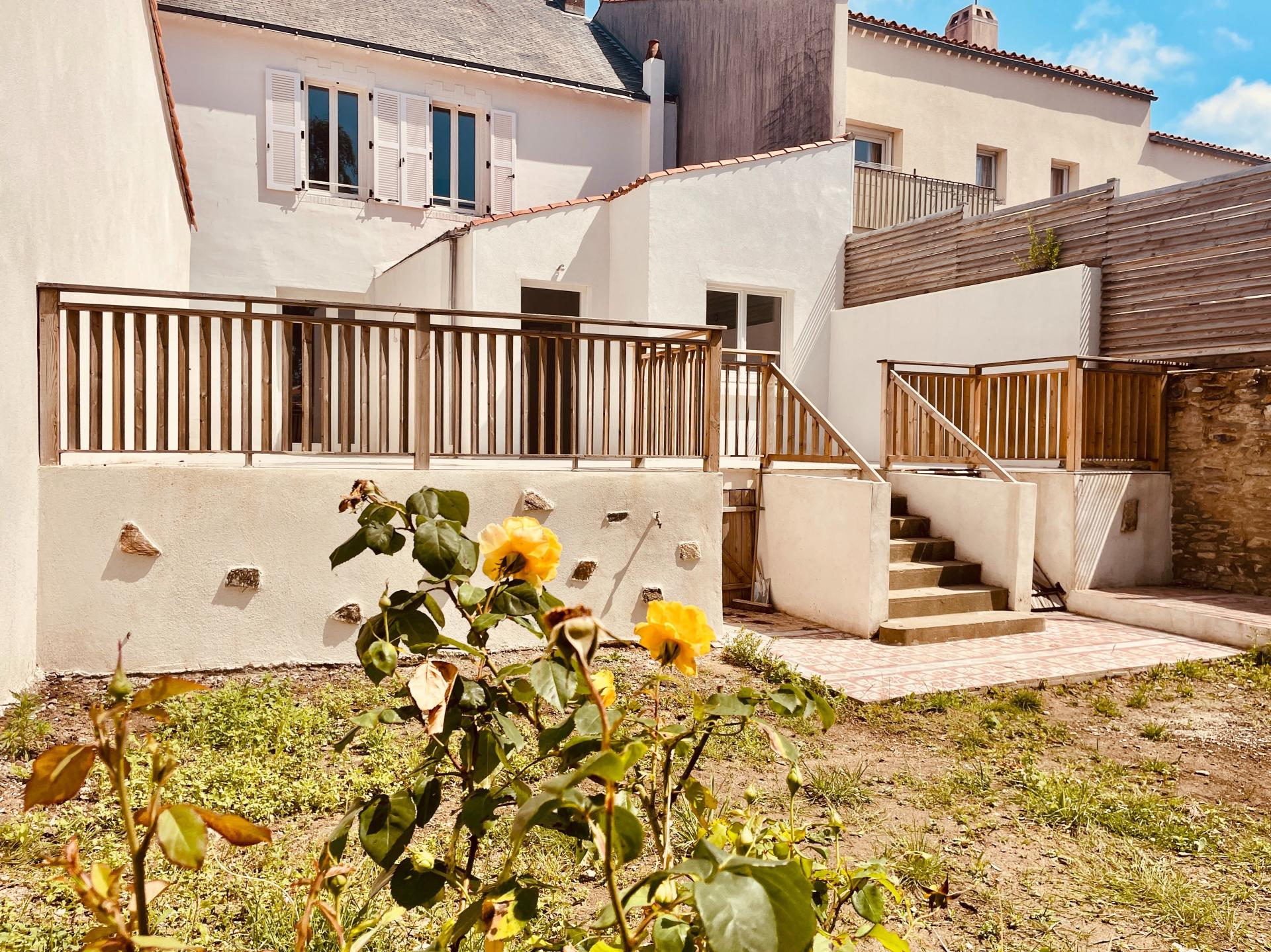 Photo 21 of the listing.