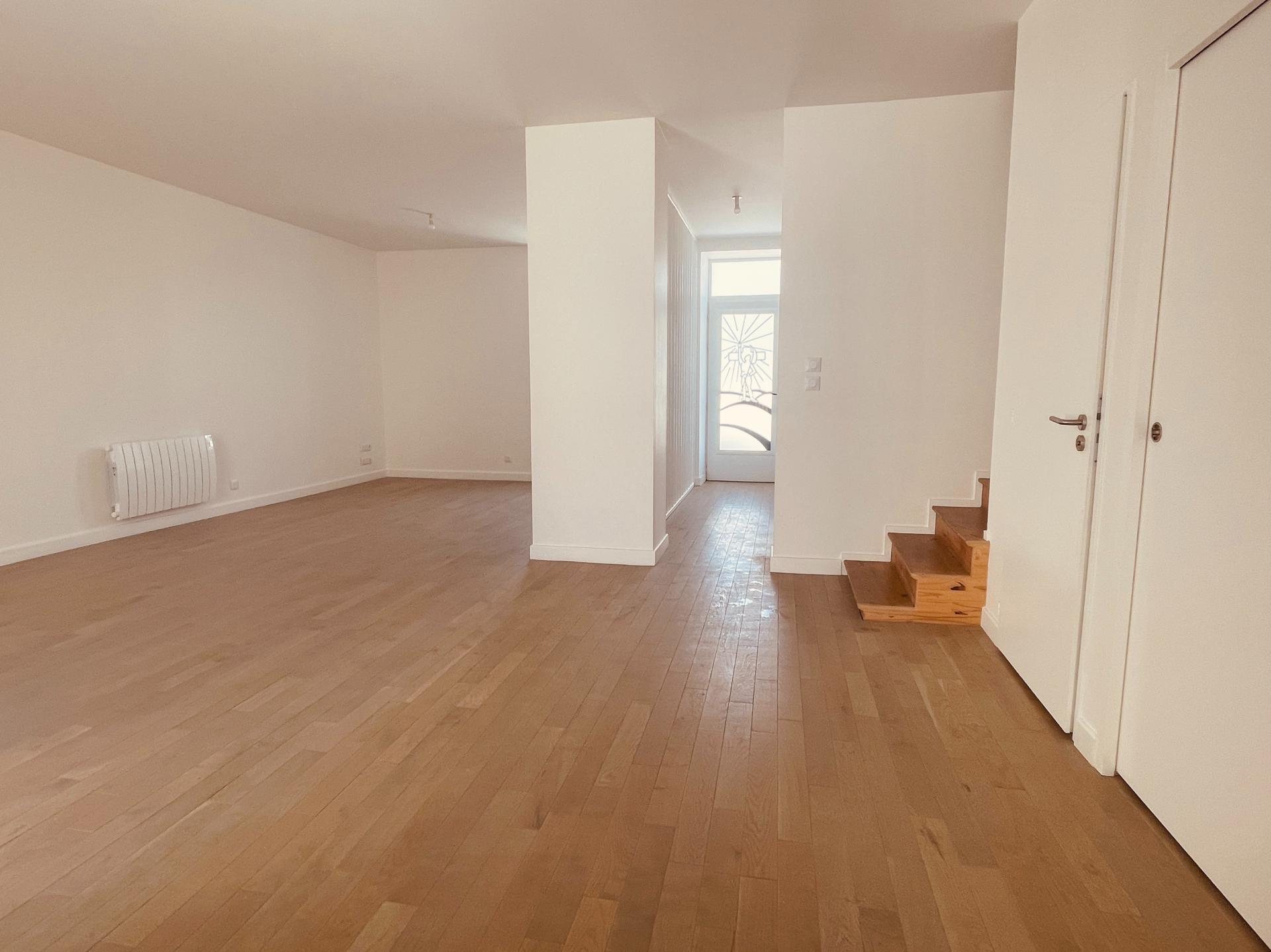 Photo 6 of the listing.