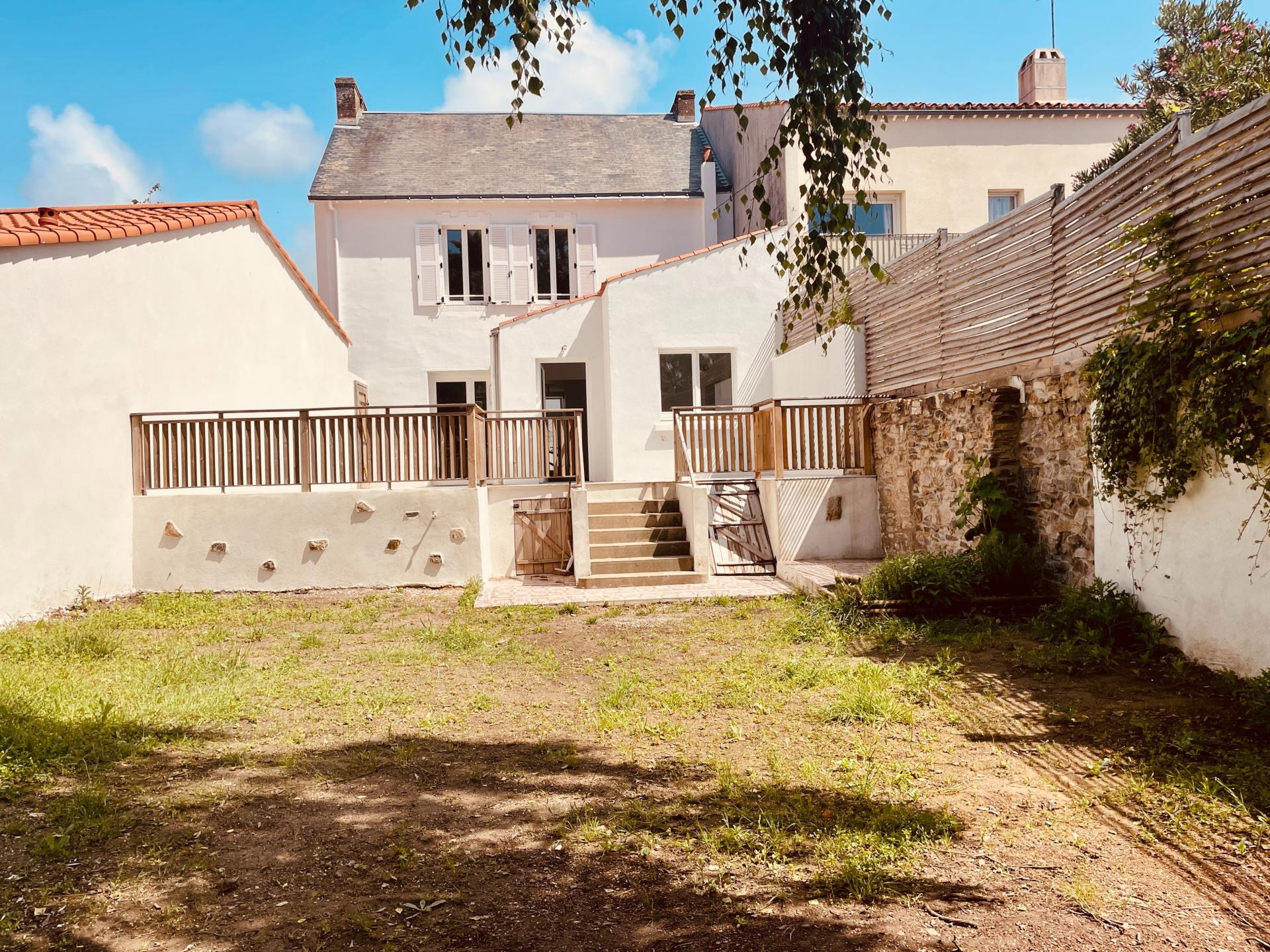 Photo 19 of the listing.