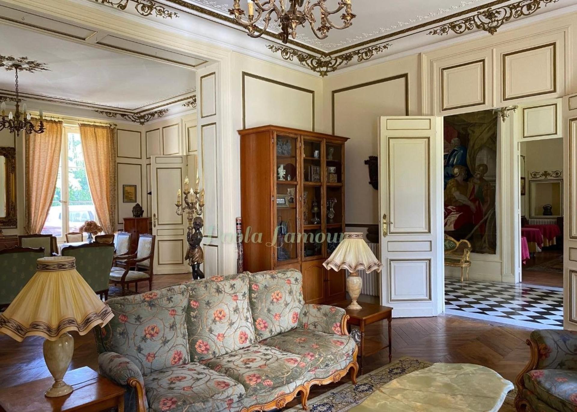 Photo 4 of the listing.