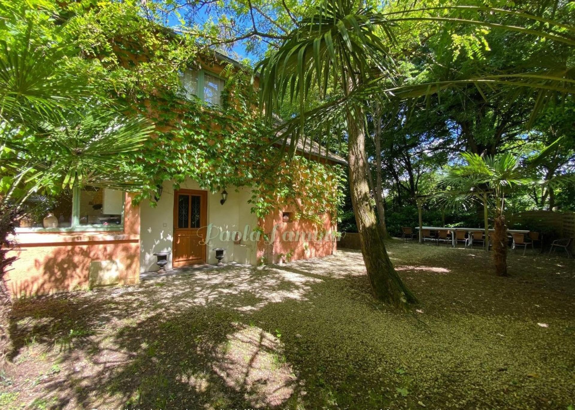 Photo 14 of the listing.