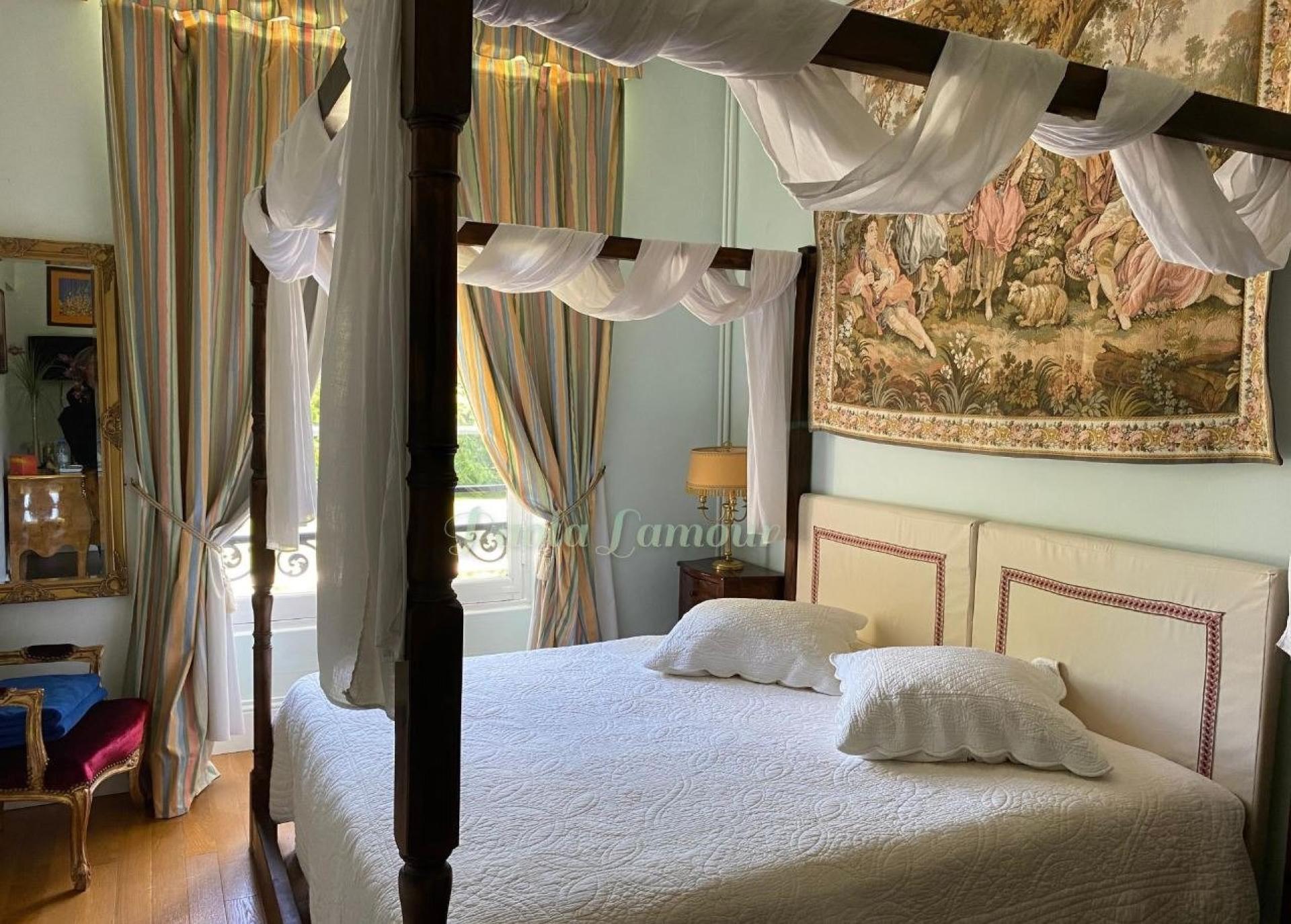 Photo 11 of the listing.