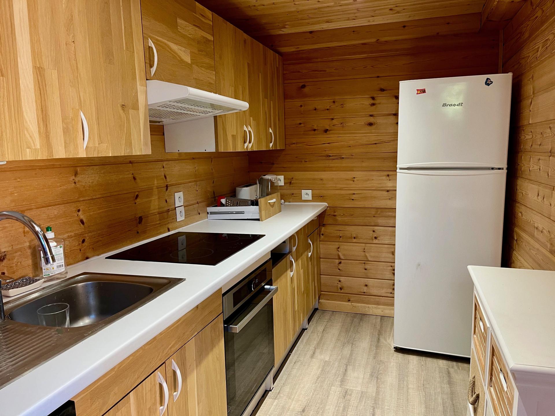 Photo 6 of the listing.