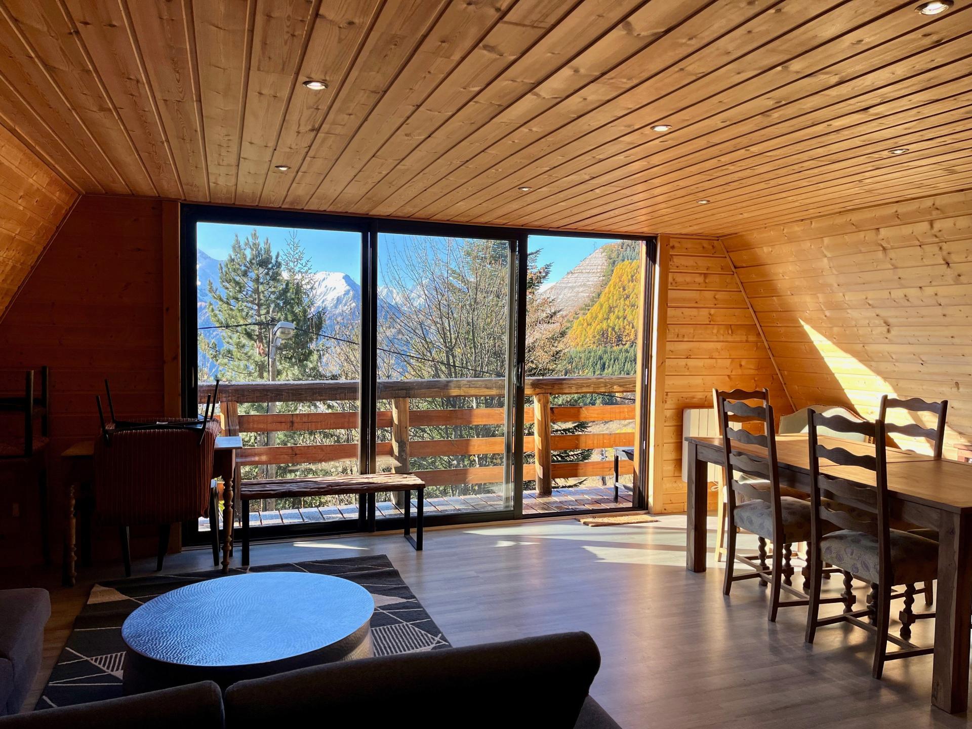 Photo 3 of the listing.