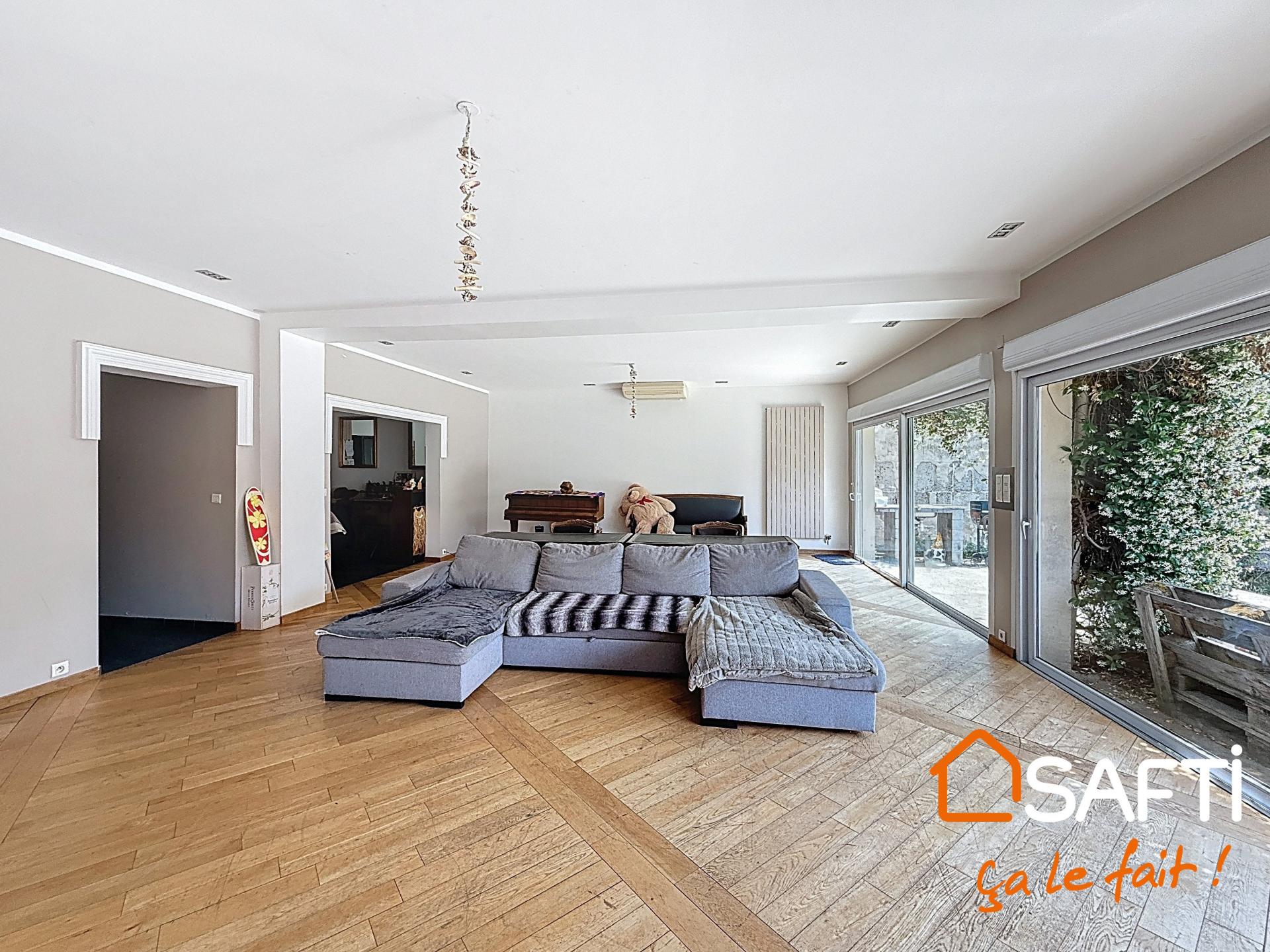 Photo 3 of the listing.