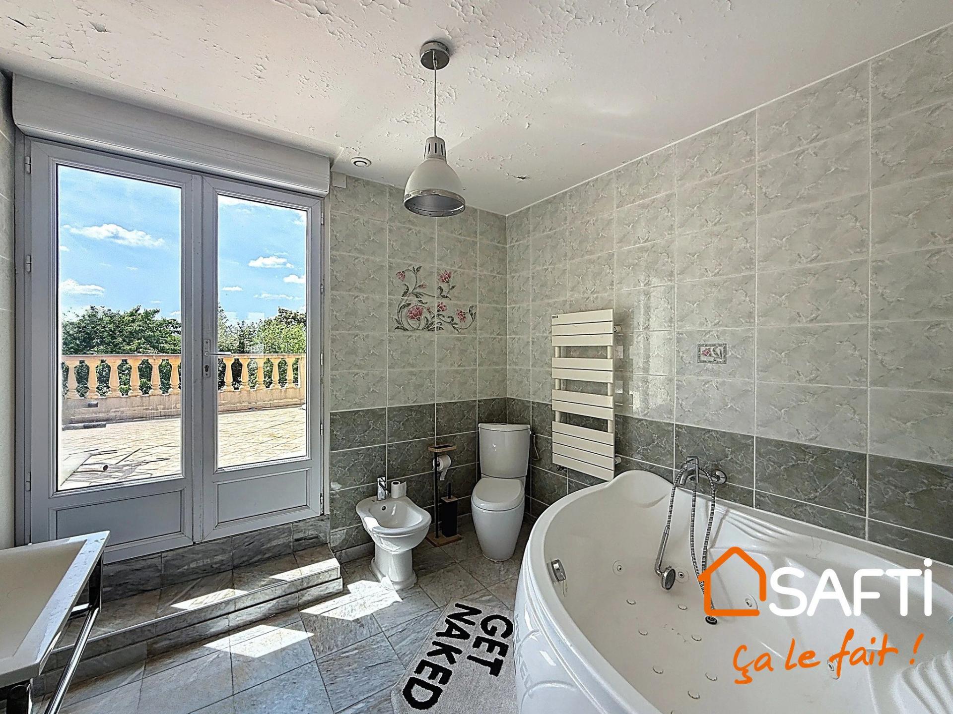 Photo 17 of the listing.