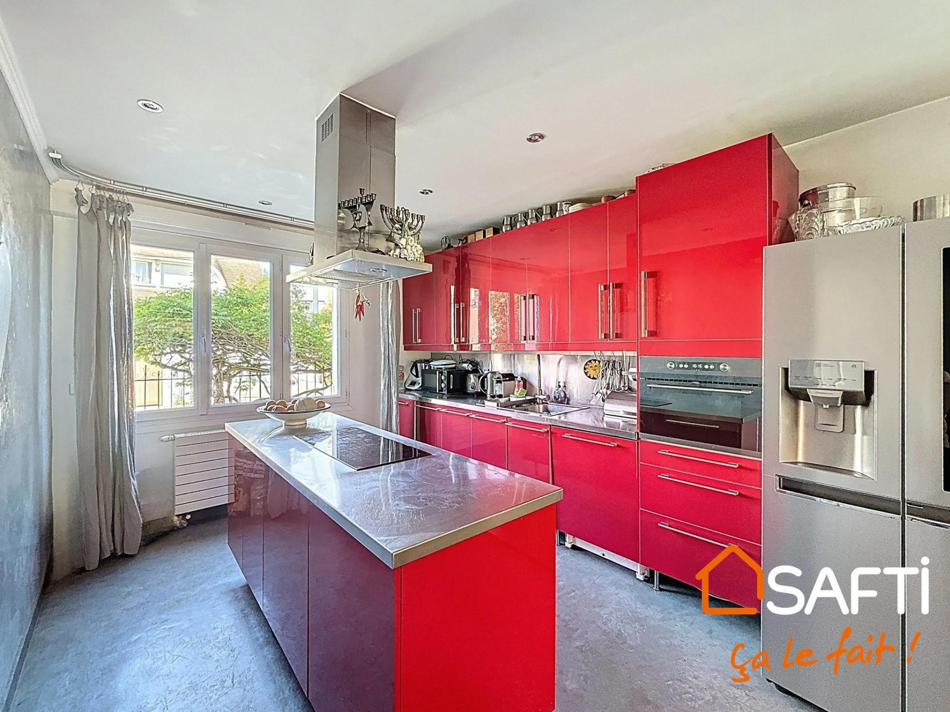 Photo 8 of the listing.