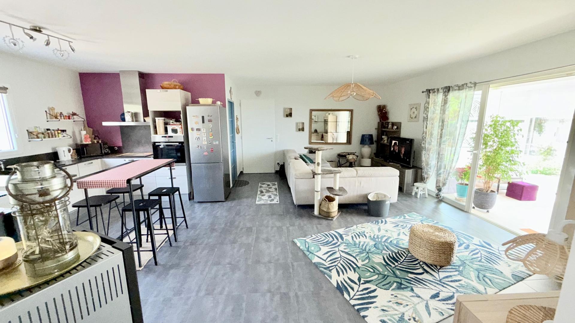 Photo 5 of the listing.