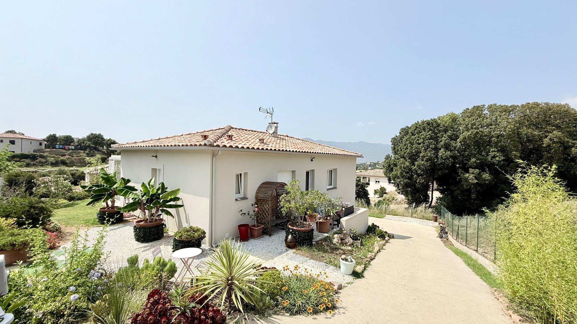 Photo 9 of the listing.