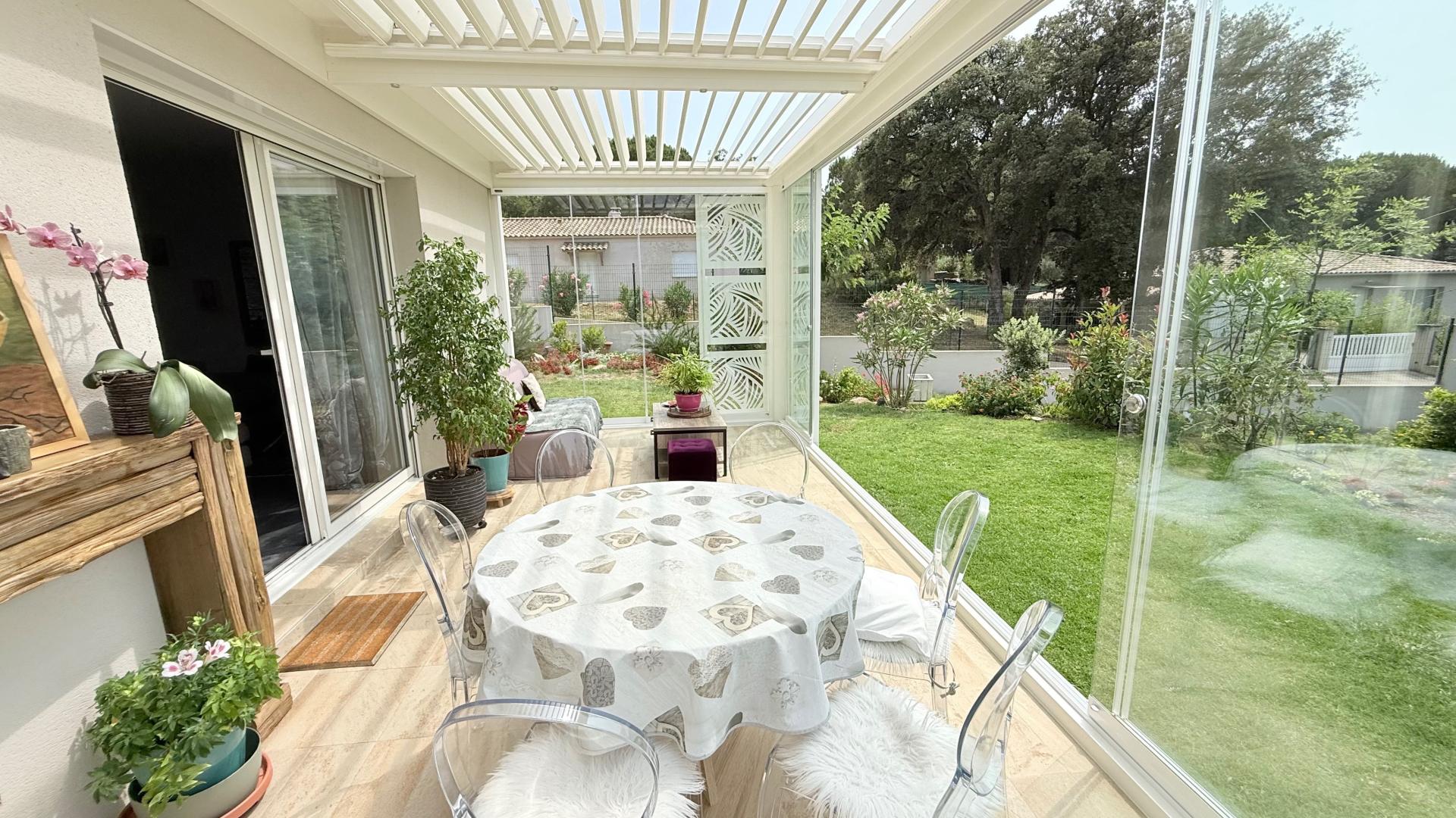 Photo 4 of the listing.