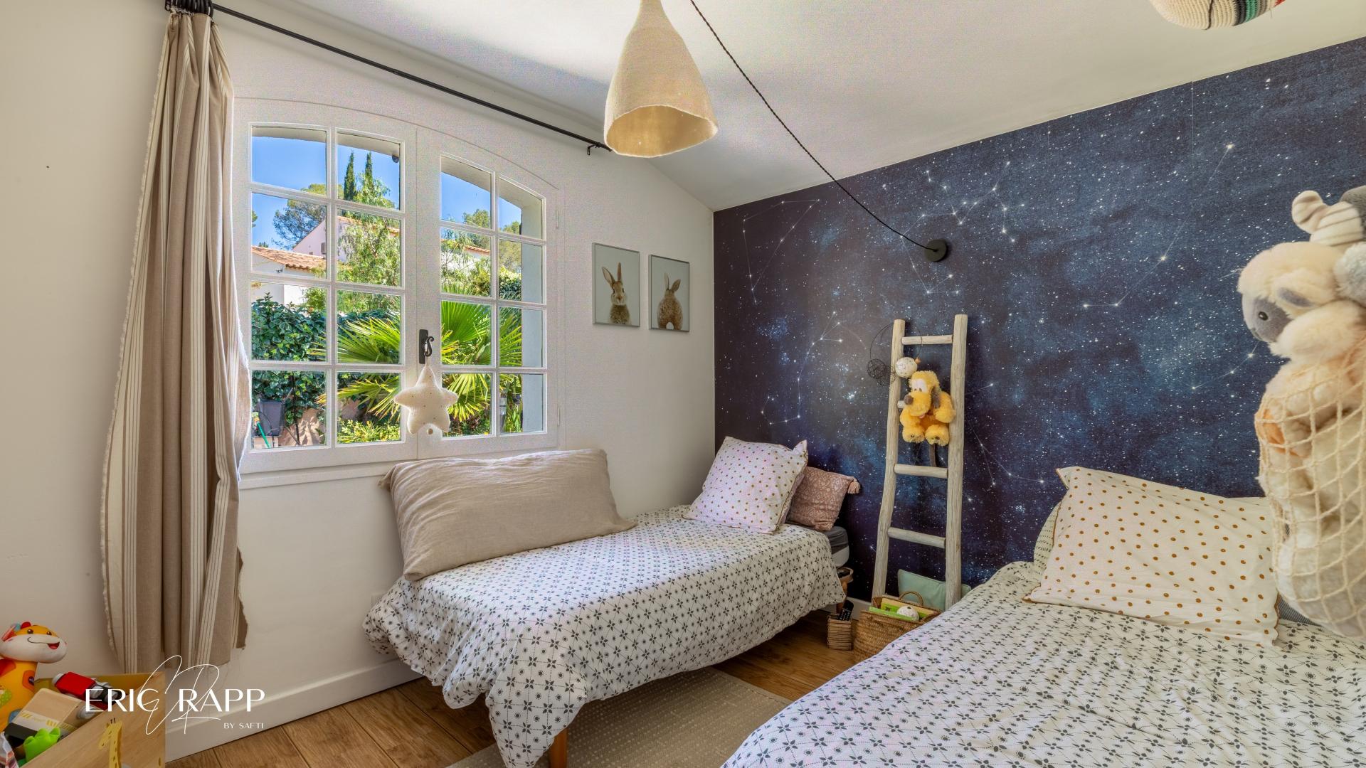 Photo 11 of the listing.