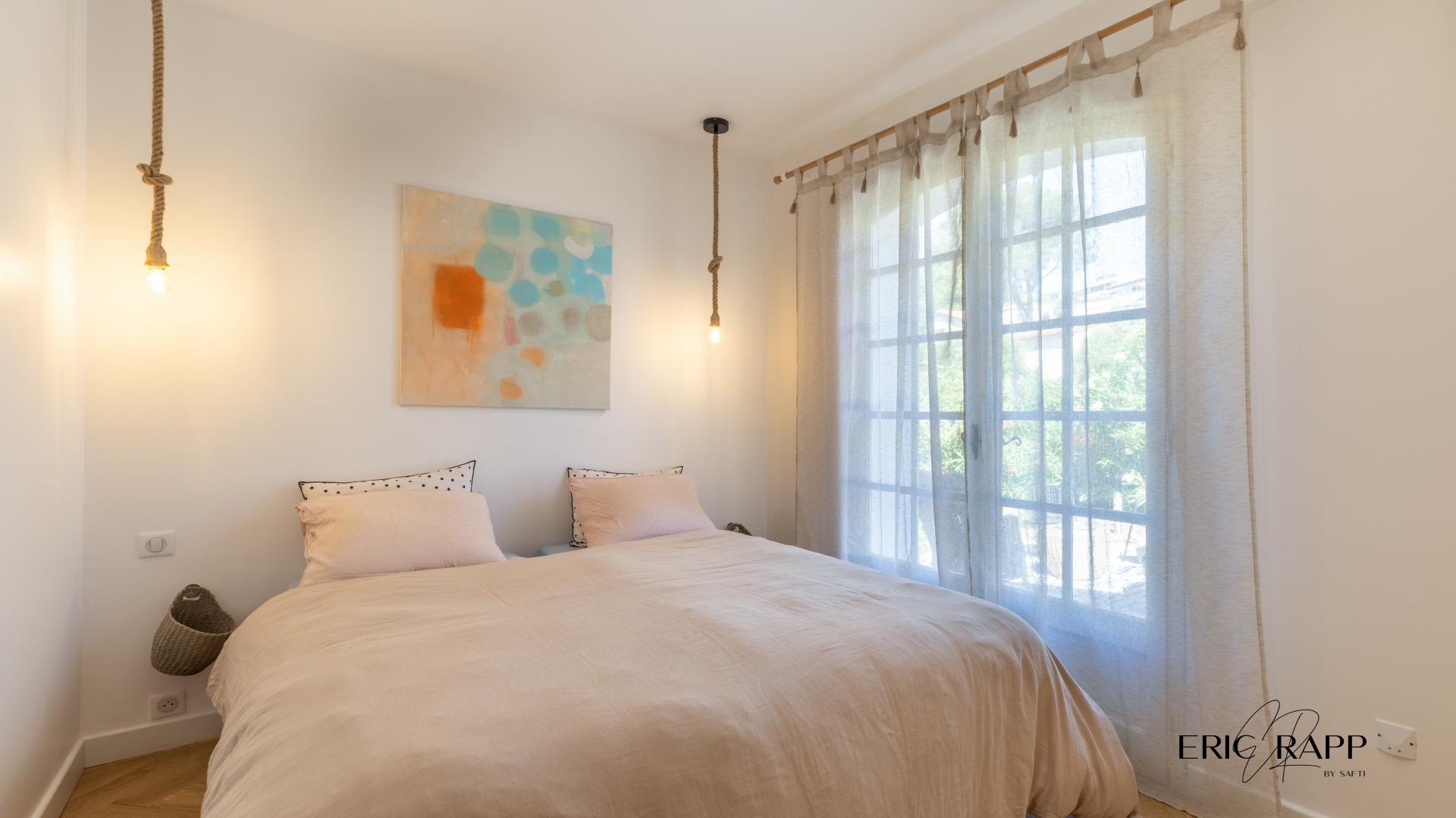 Photo 8 of the listing.