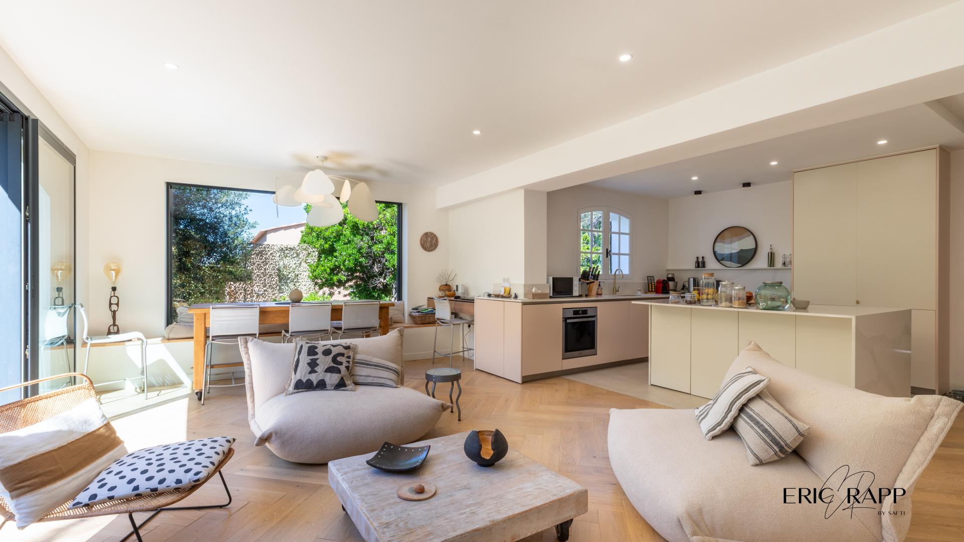 Photo 6 of the listing.