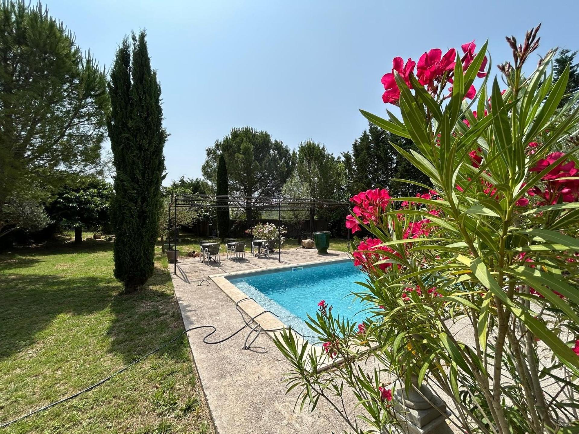 Photo 2 of the listing.