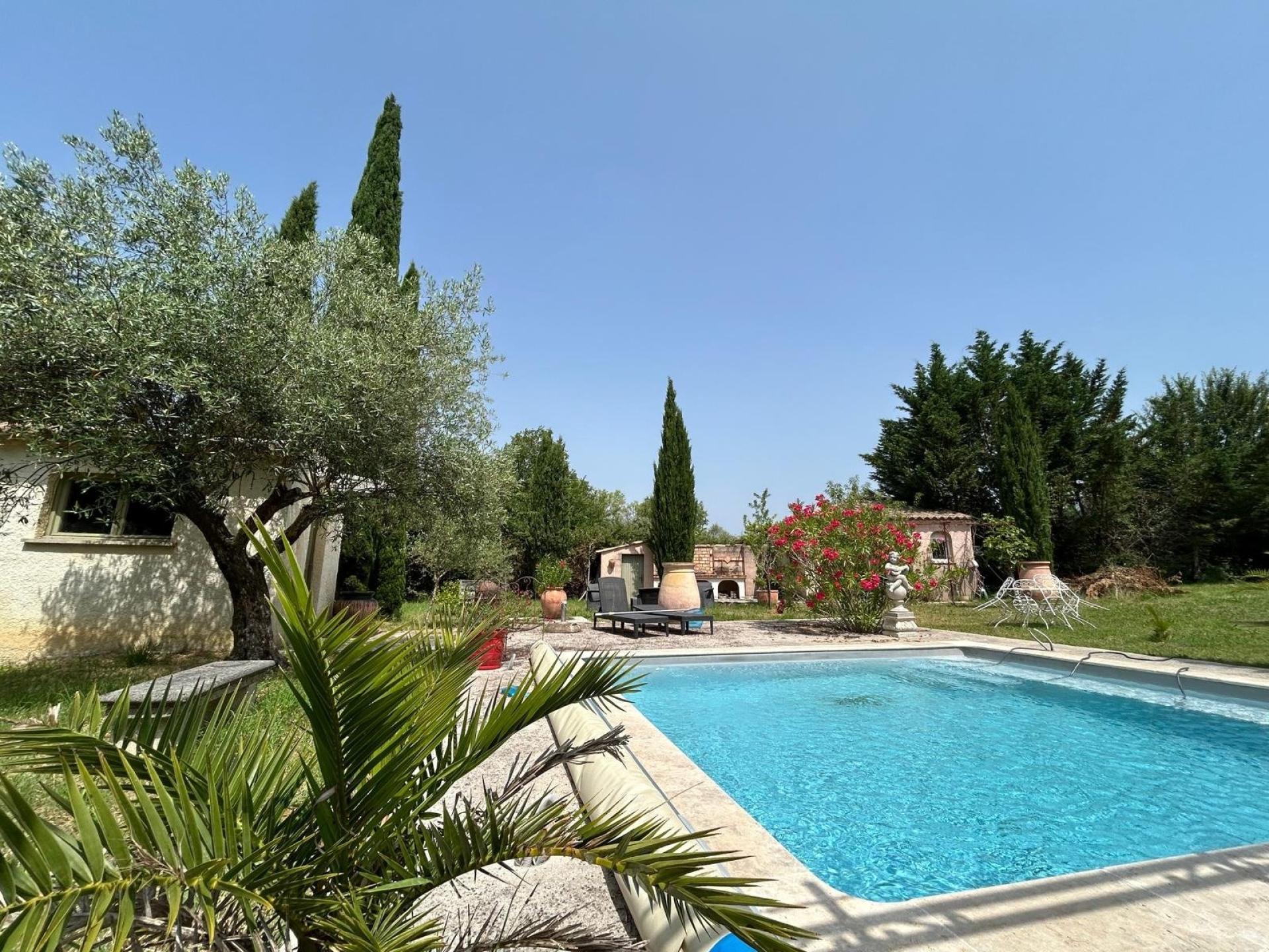 Photo 3 of the listing.