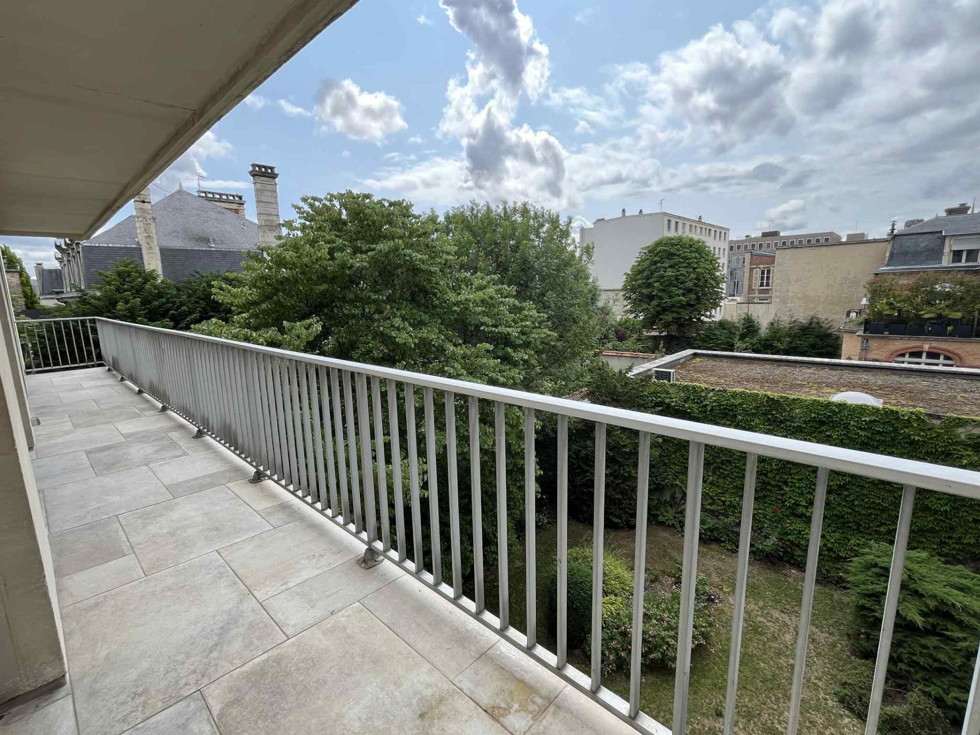 Photo 11 of the listing.