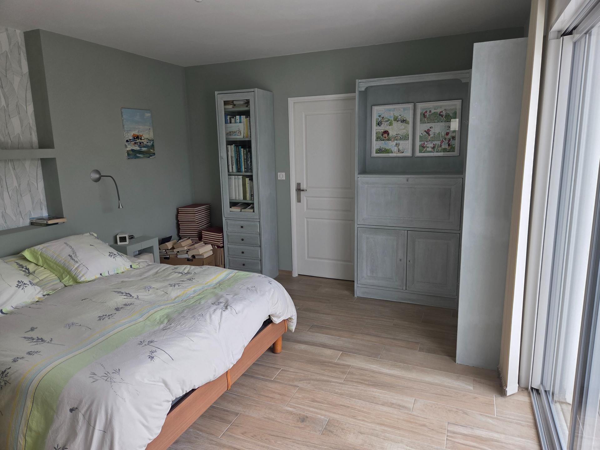 Photo 14 of the listing.