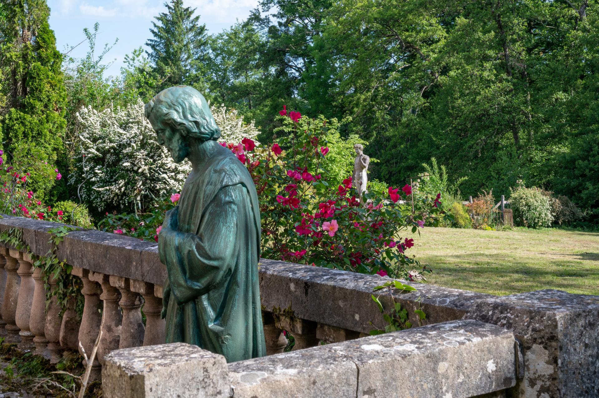 Photo 3 of the listing.