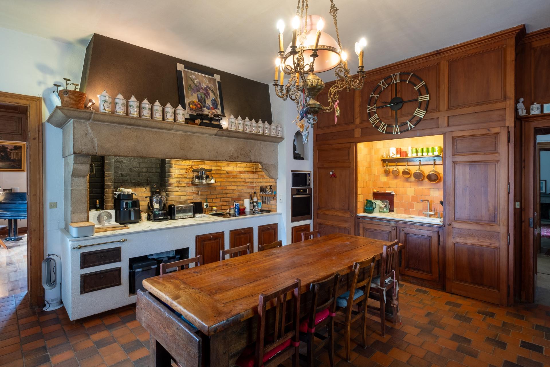 Photo 12 of the listing.