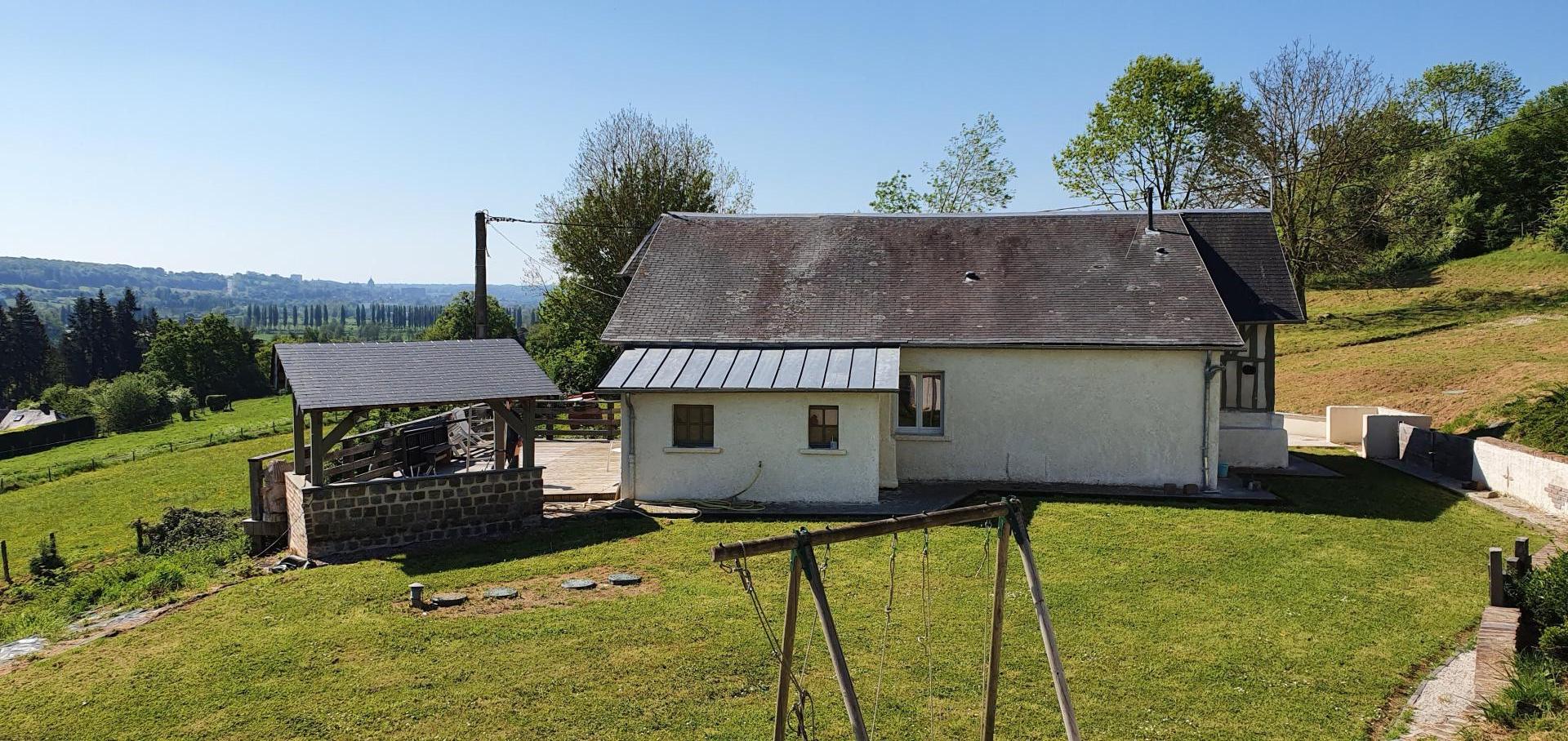 Photo 8 of the listing.