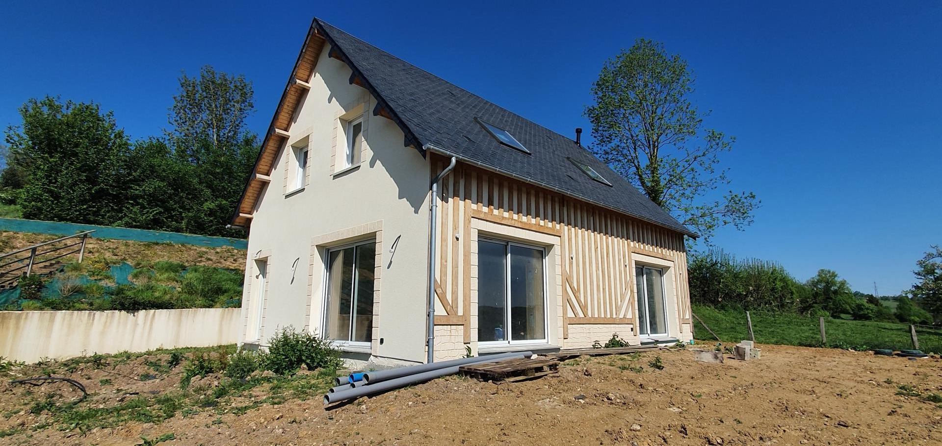 Photo 2 of the listing.