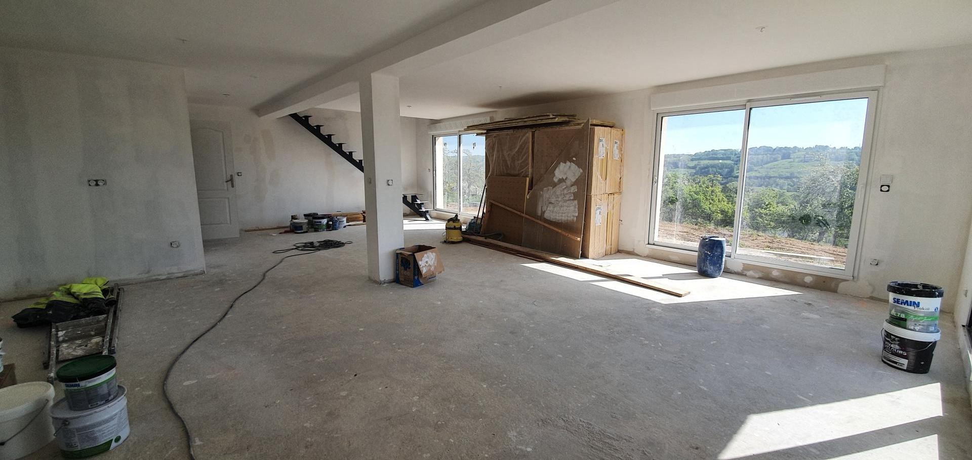 Photo 5 of the listing.