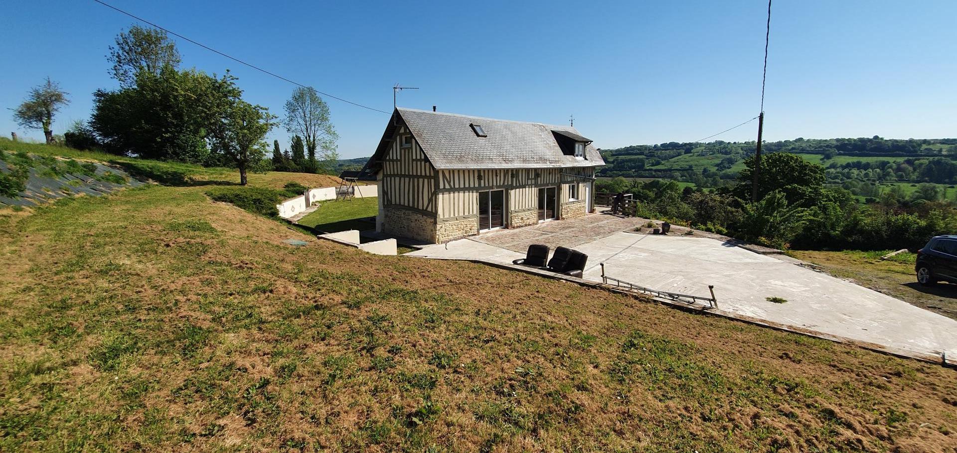 Photo 14 of the listing.