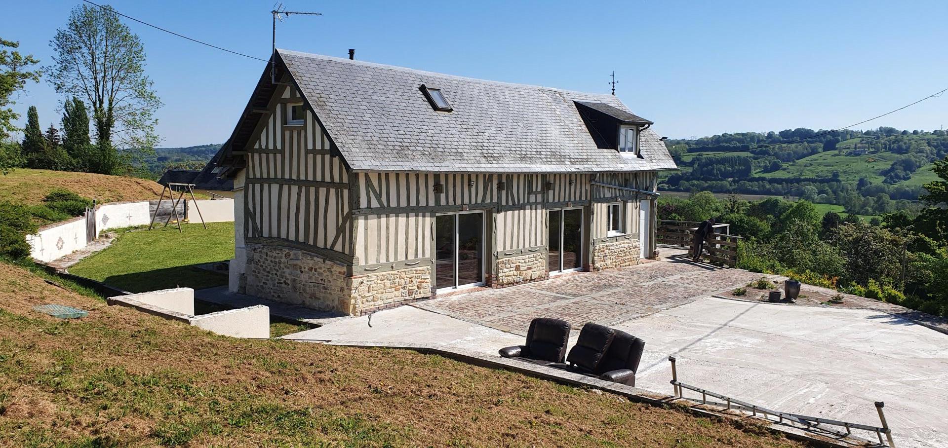 Photo 6 of the listing.