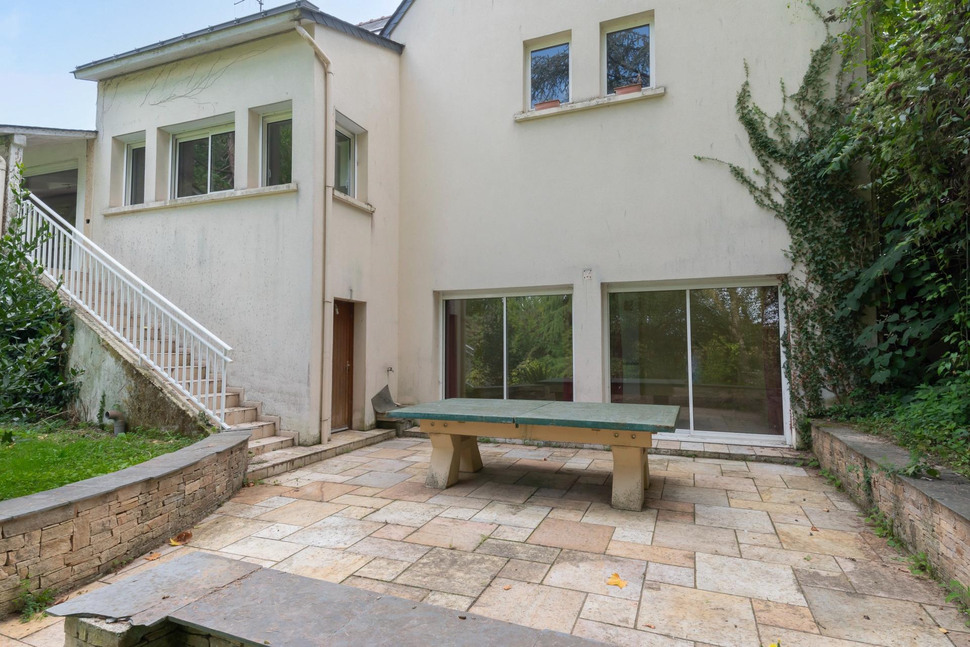 Photo 3 of the listing.