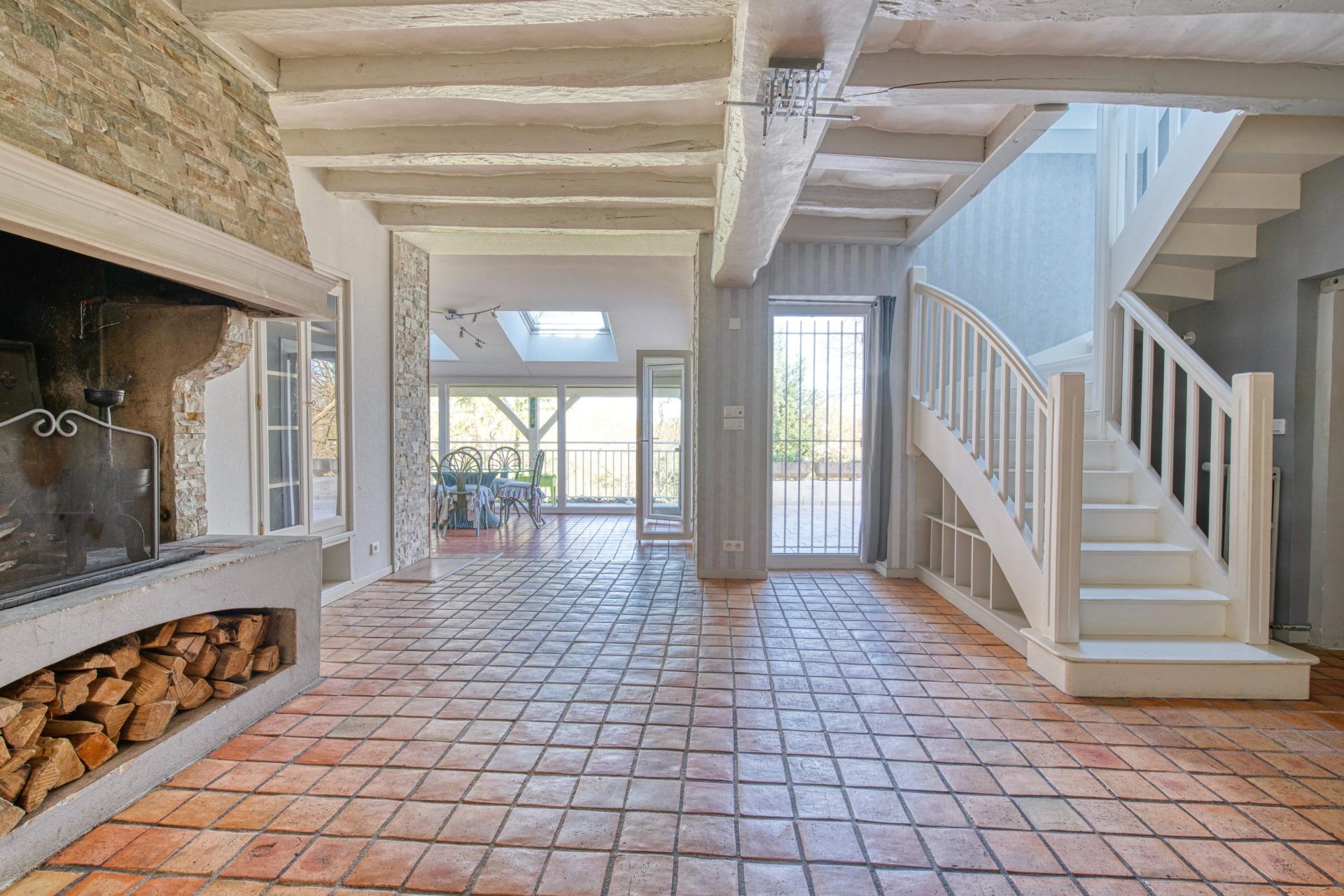 Photo 10 of the listing.