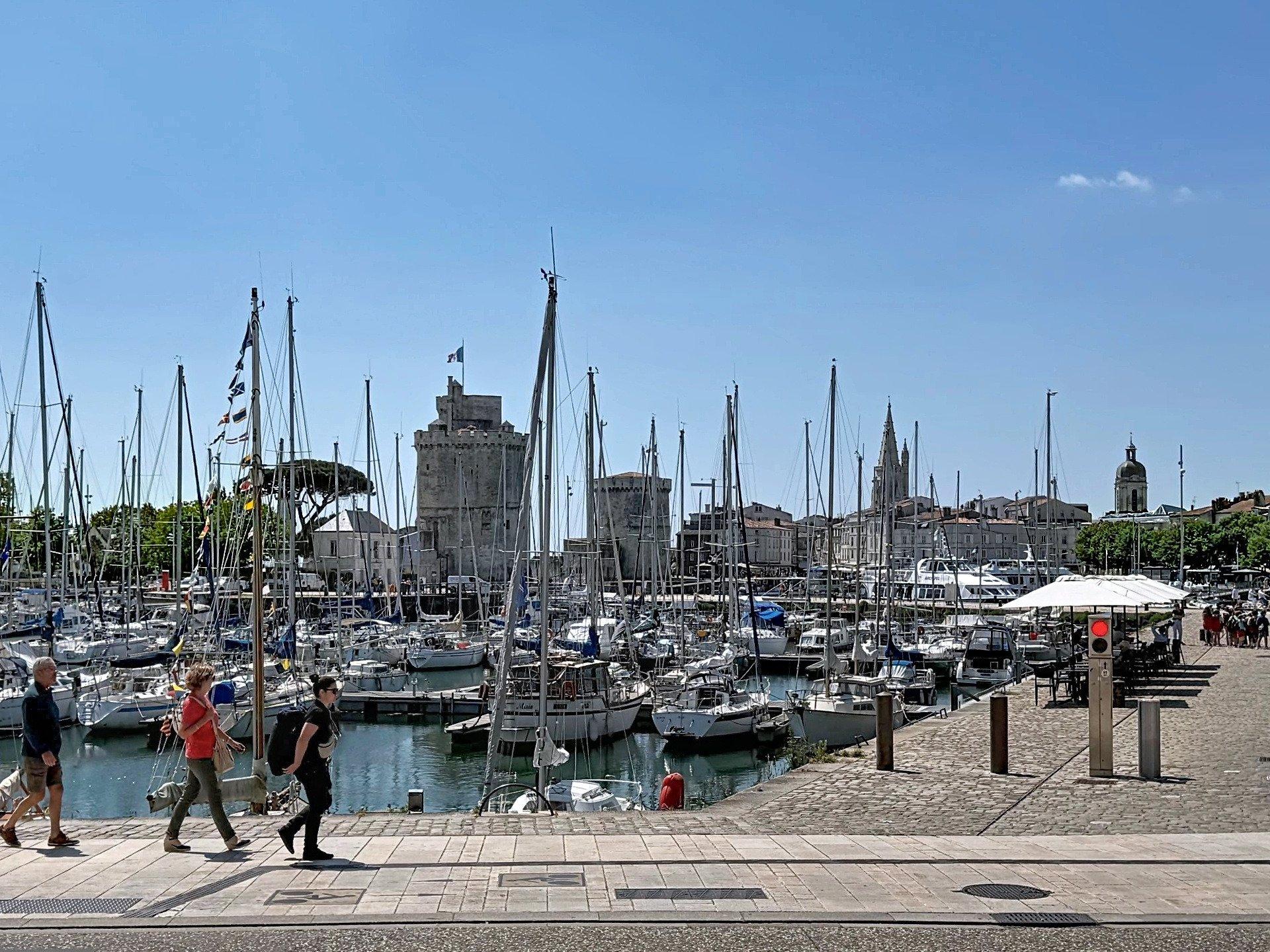 Photo 15 of the listing.