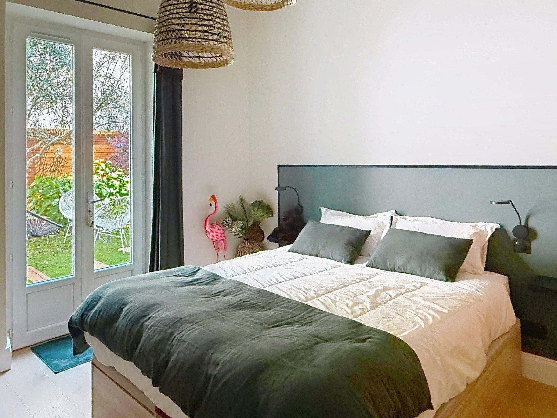 Photo 8 of the listing.