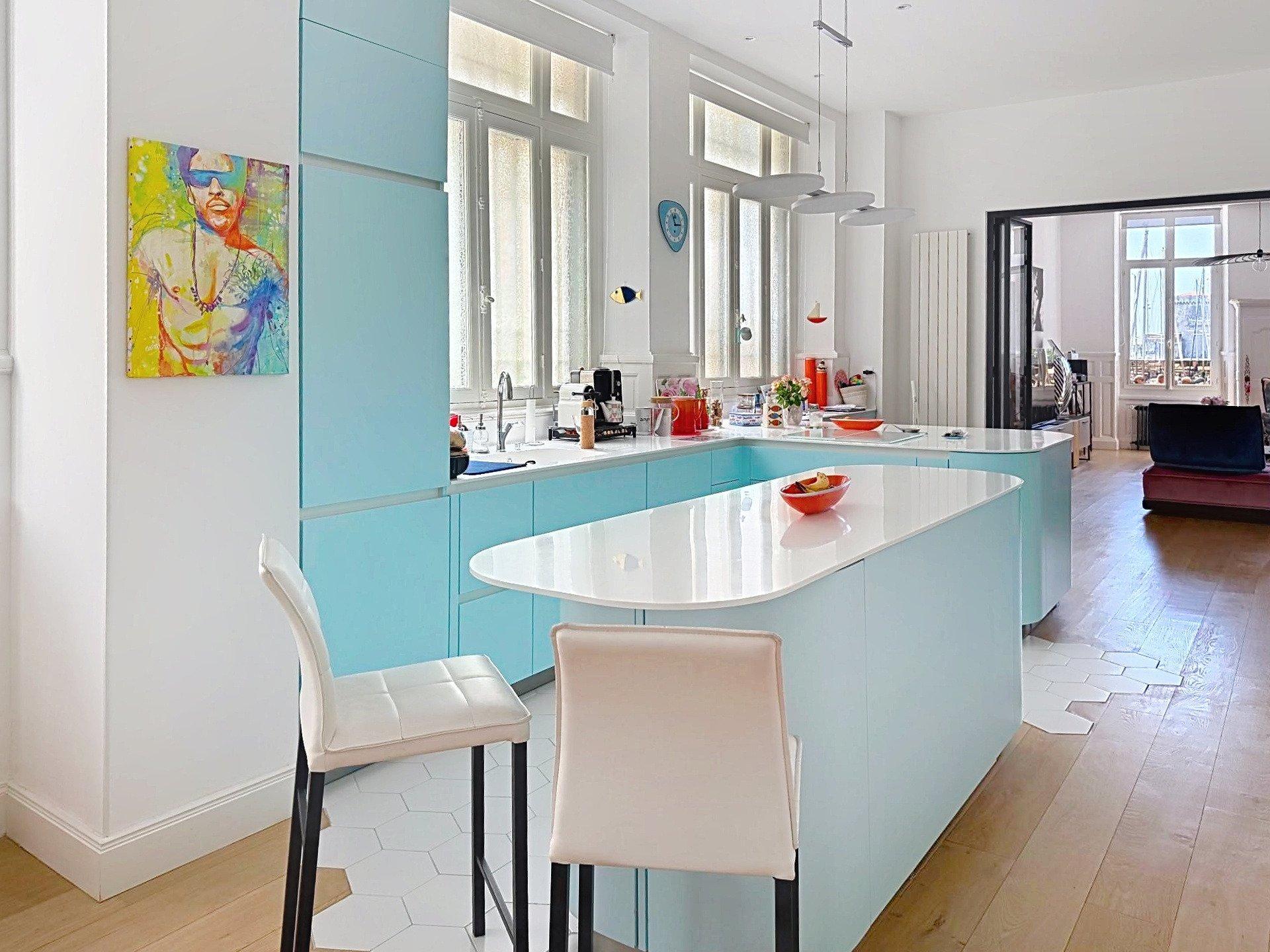 Photo 2 of the listing.