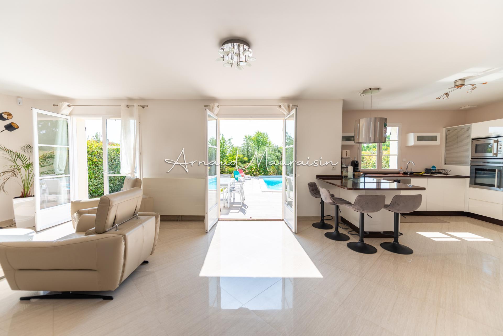 Photo 3 of the listing.