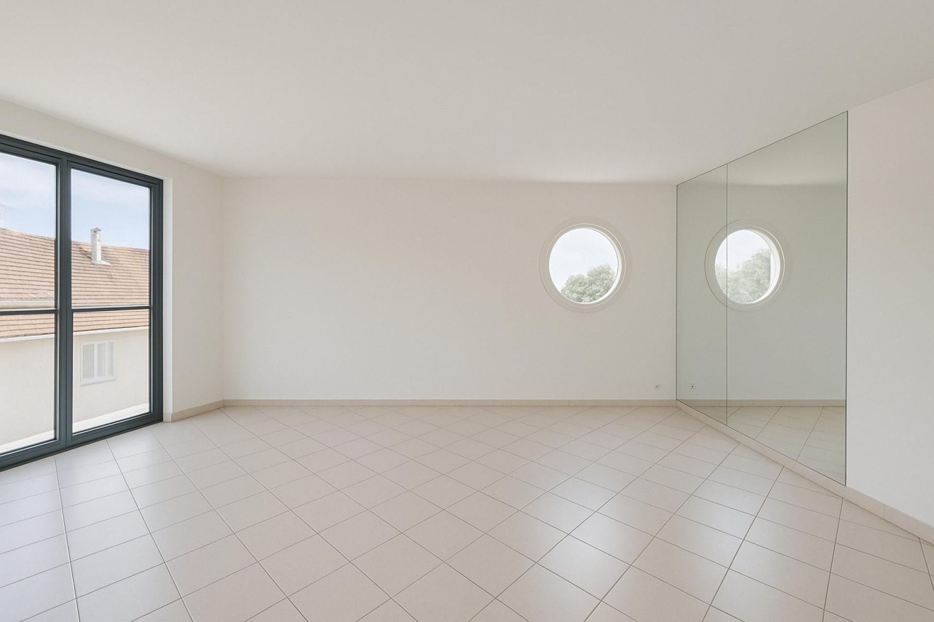 Photo 3 of the listing.